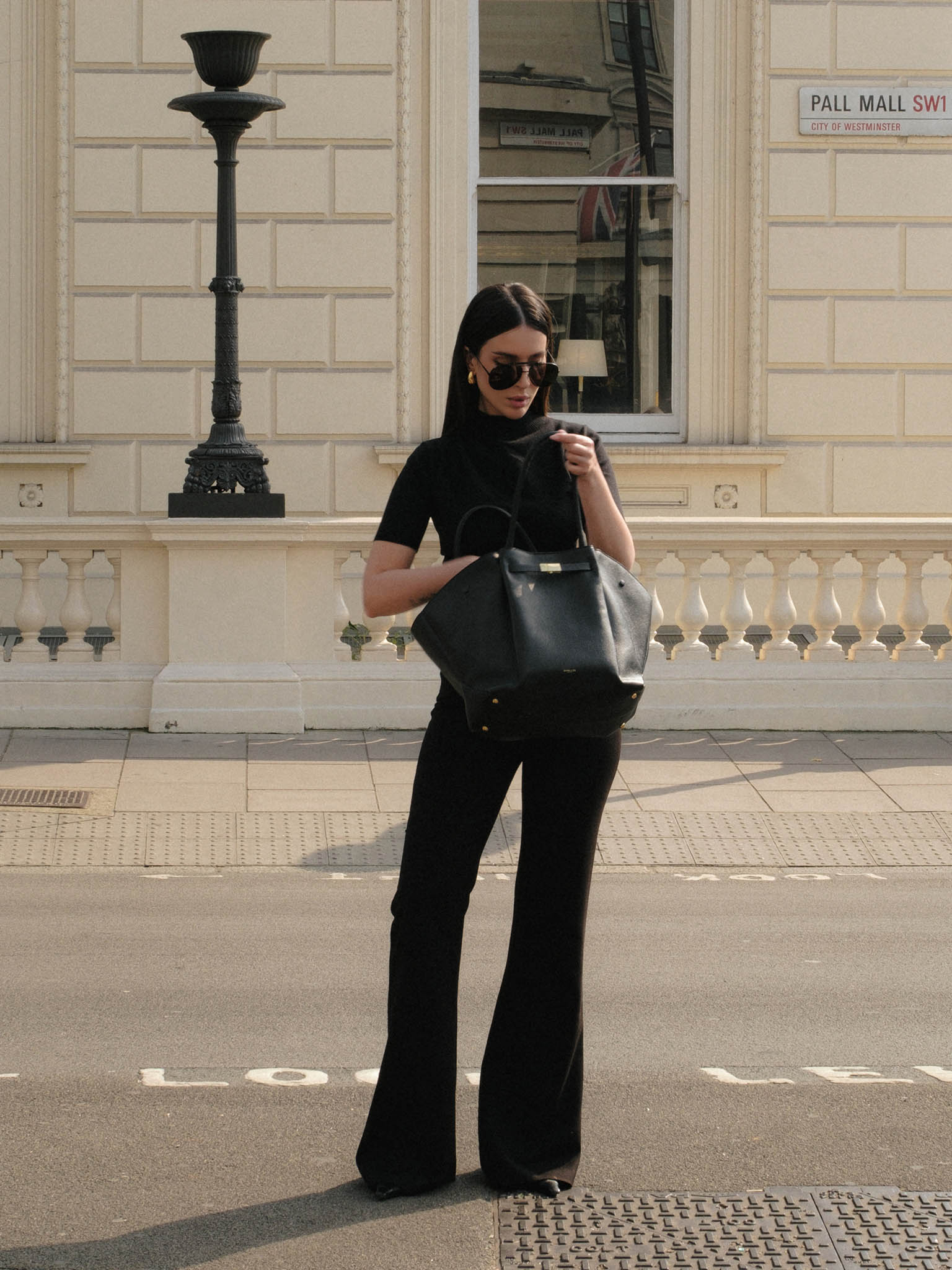 Mid-rise flared trousers