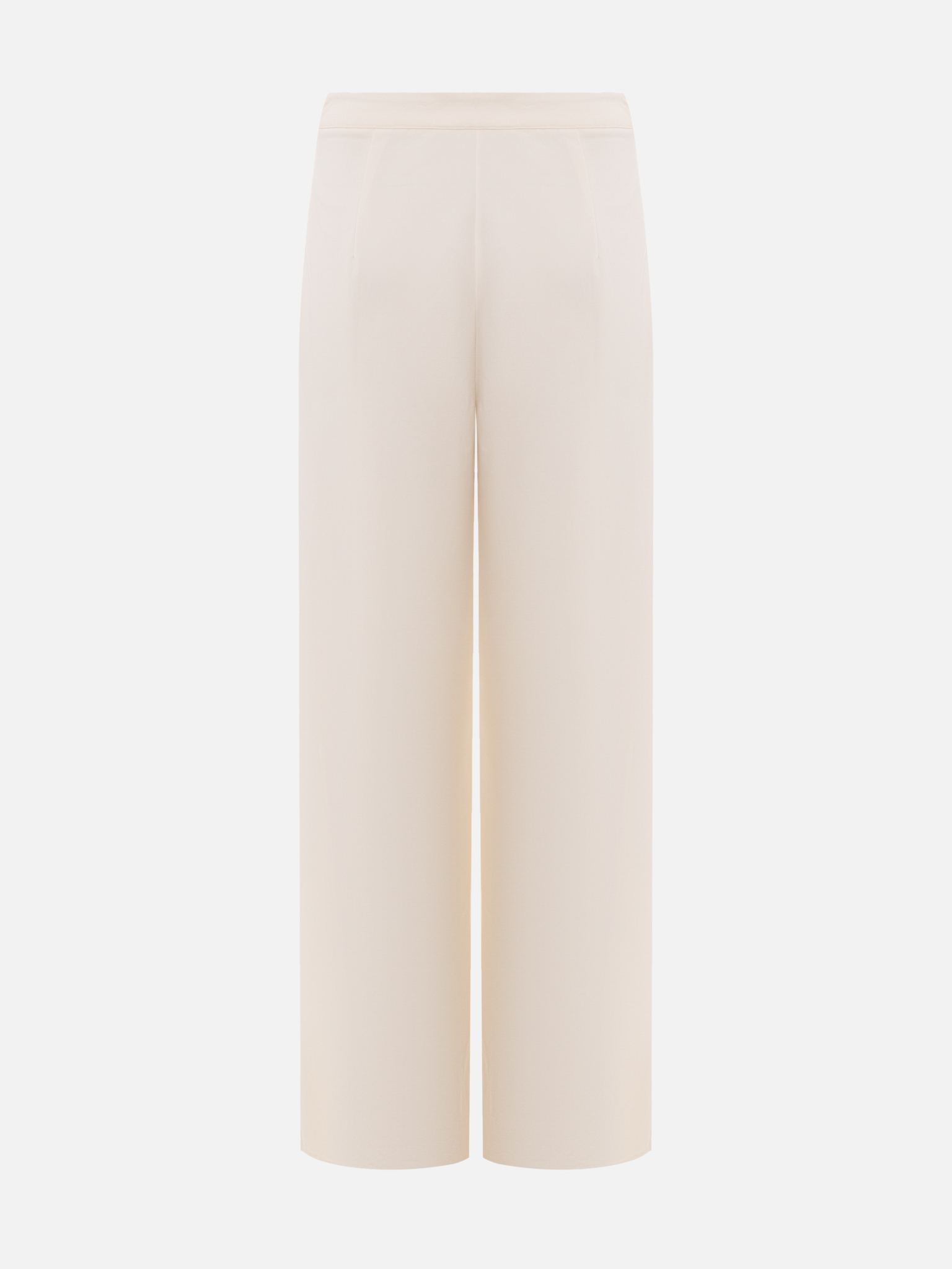 Loose-fitting trousers with large pleats on the waistband