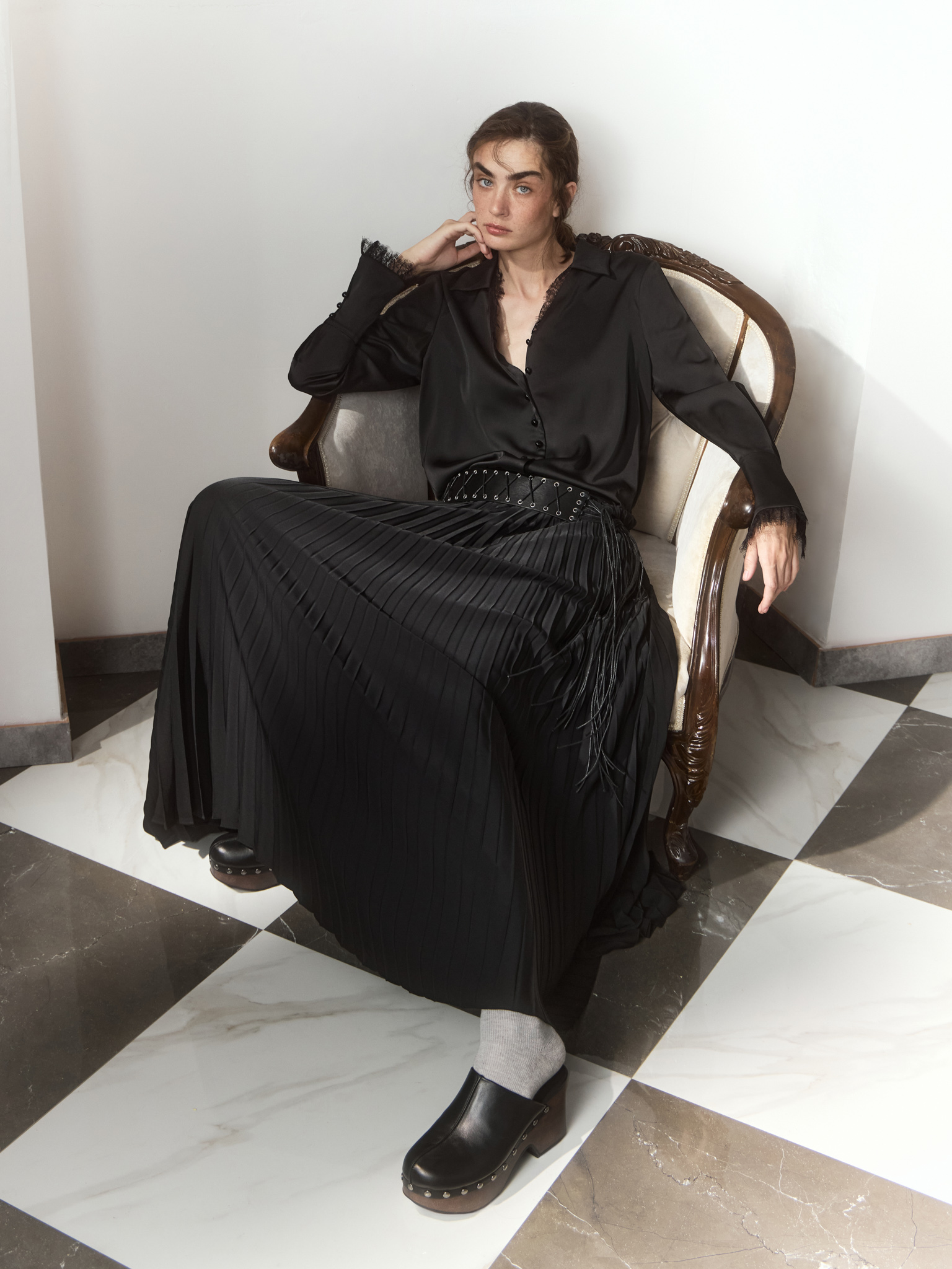 Pleated maxi skirt in dense fabric :: LICHI - Online fashion store