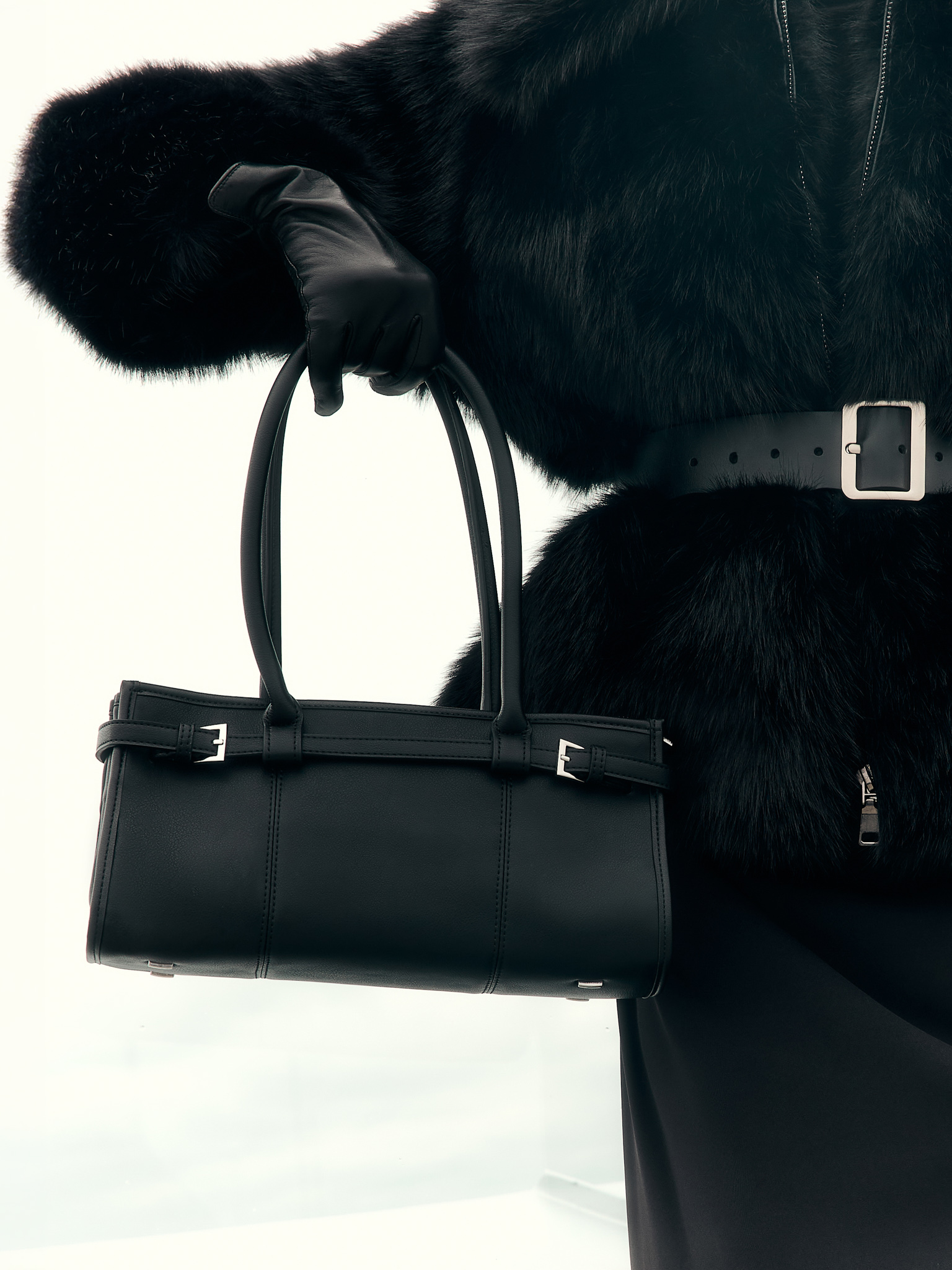 Rectangular baguette bag with long handles