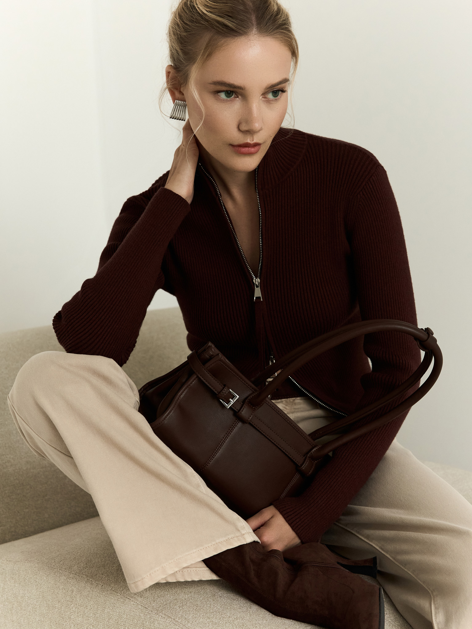 Rectangular baguette bag with long handles