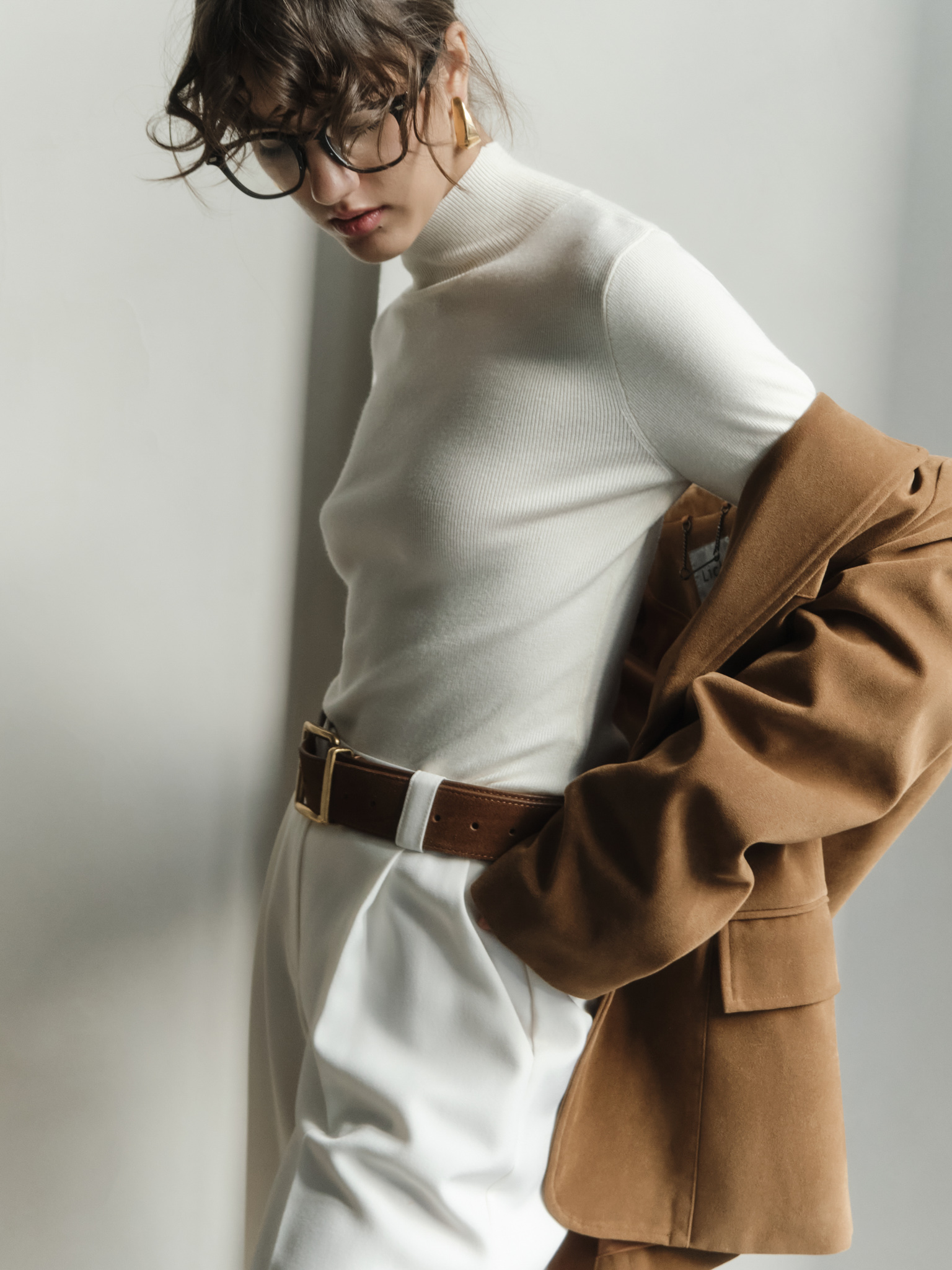 Leather belt with metal loop