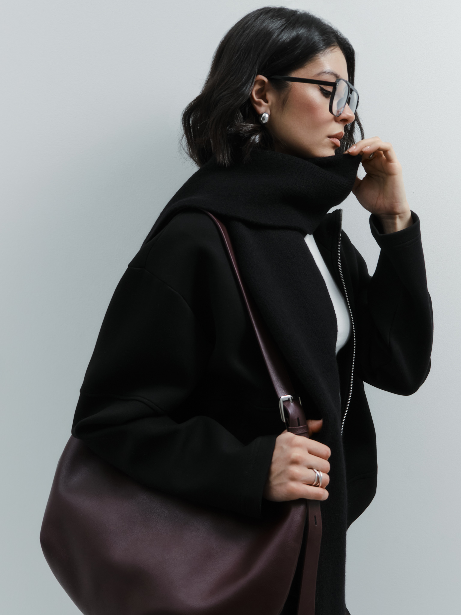 Woollen scarf with ribbed edges