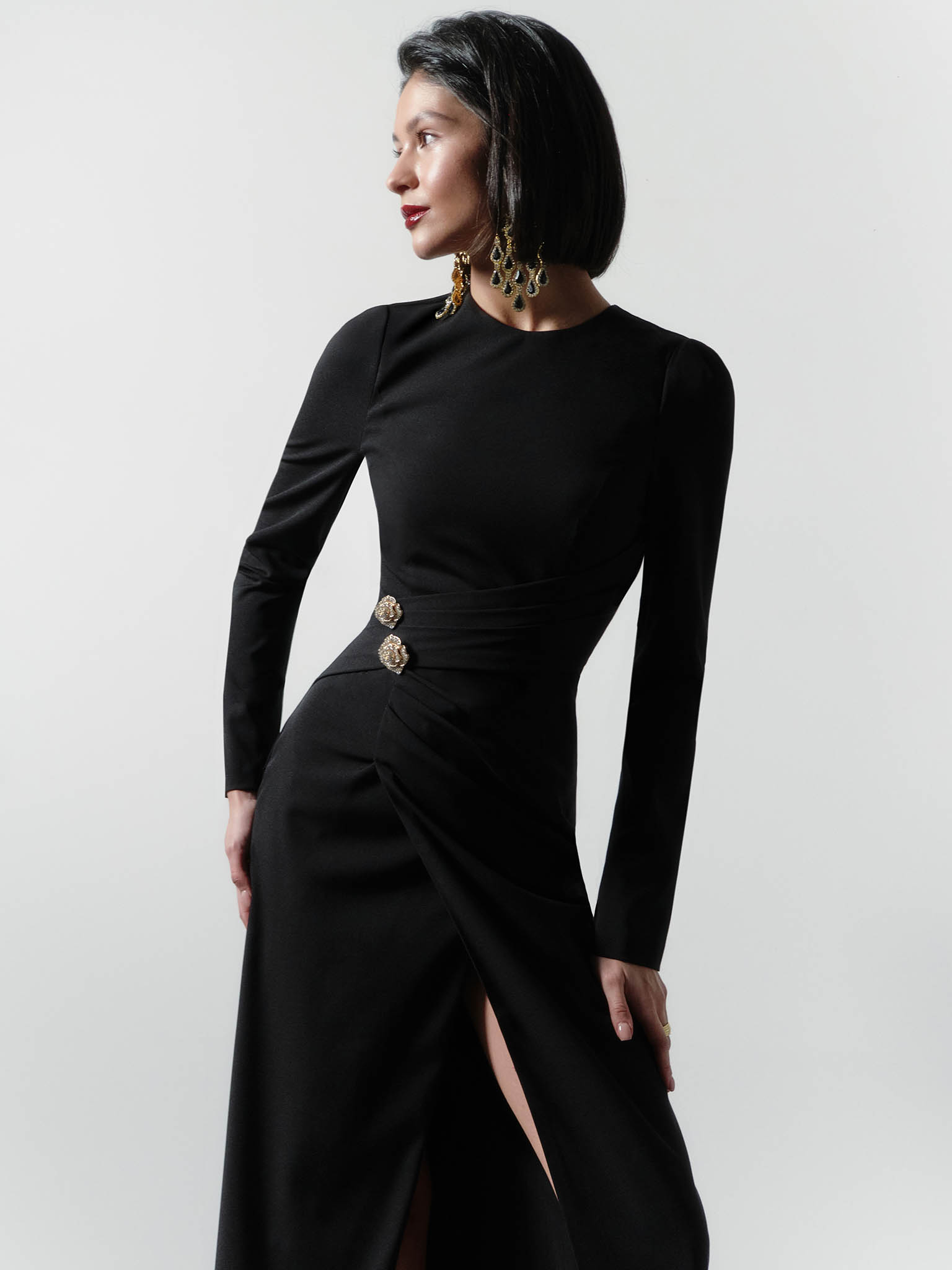 Maxi dress with draped waist and rhinestone brooch