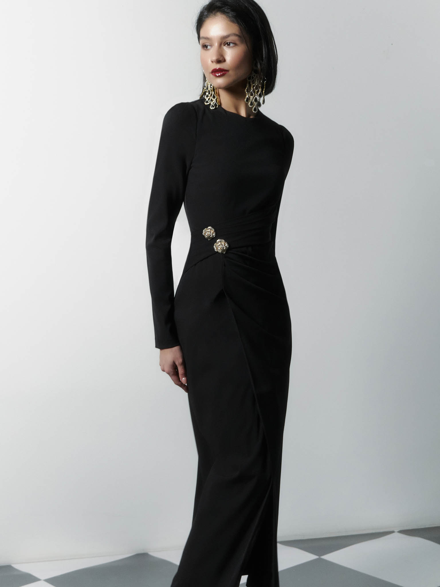 Maxi dress with draped waist and rhinestone brooch