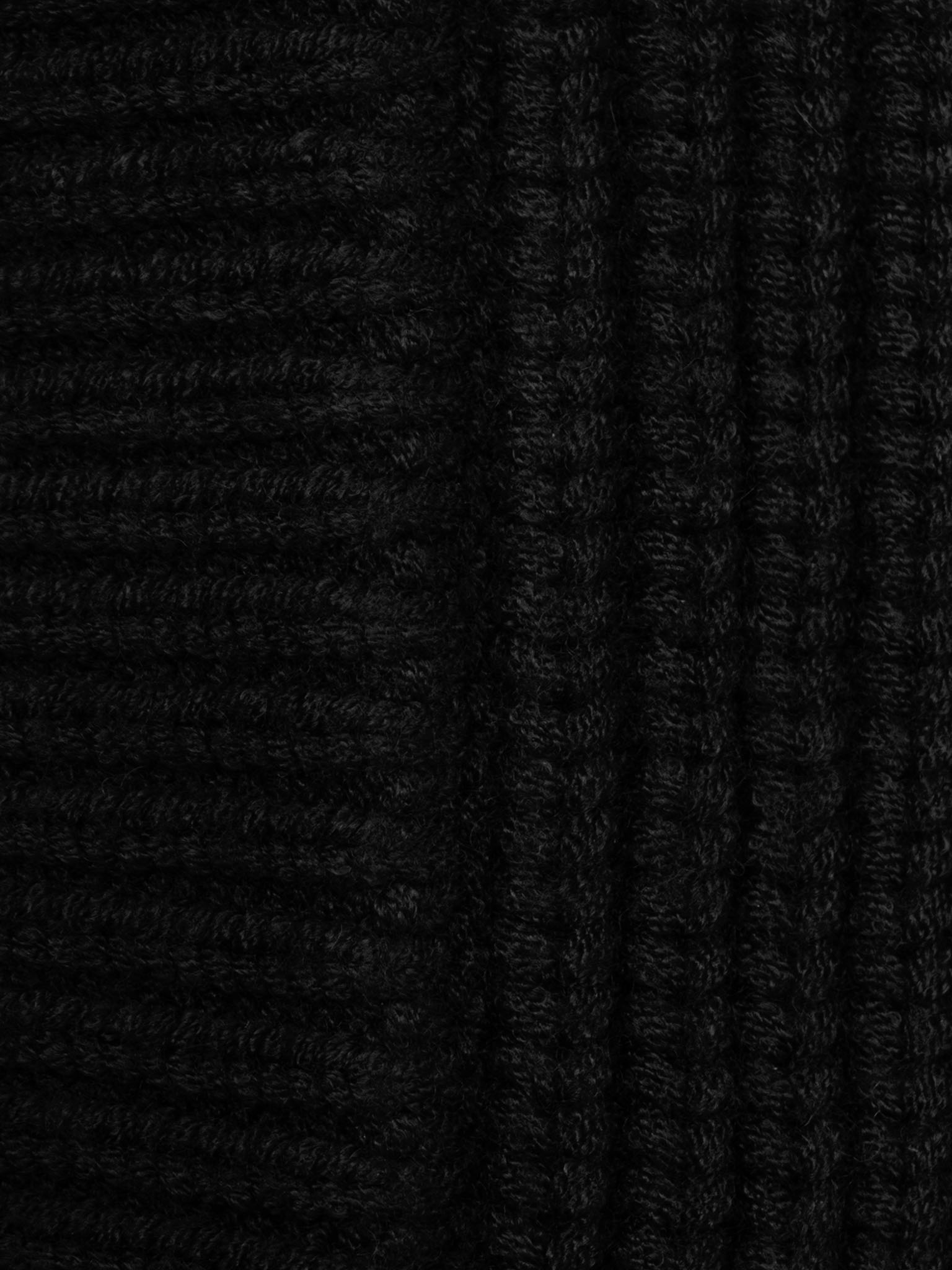 Knitted bonnet with ribbed details