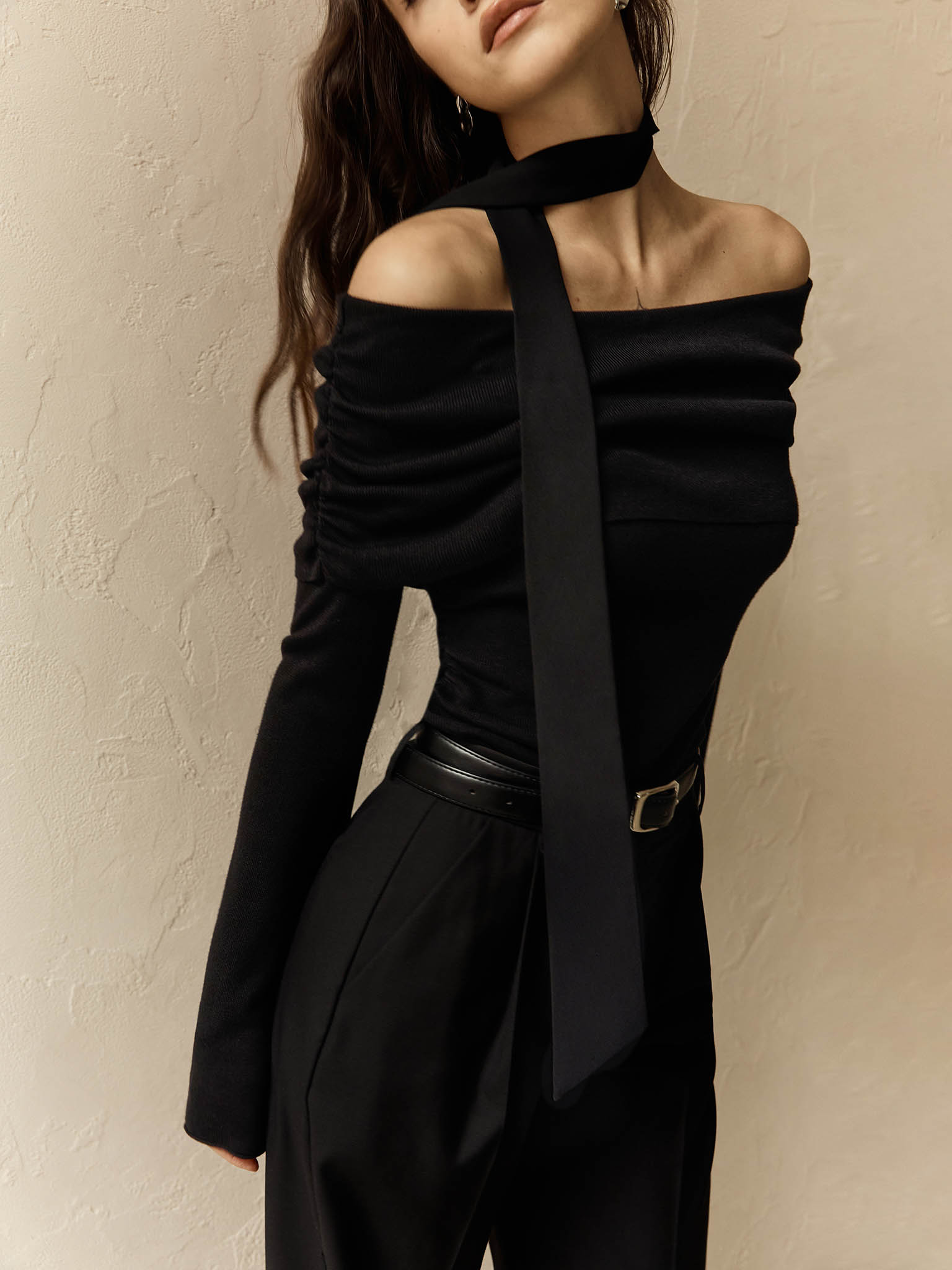 Шарф-лента из однотонной ткани