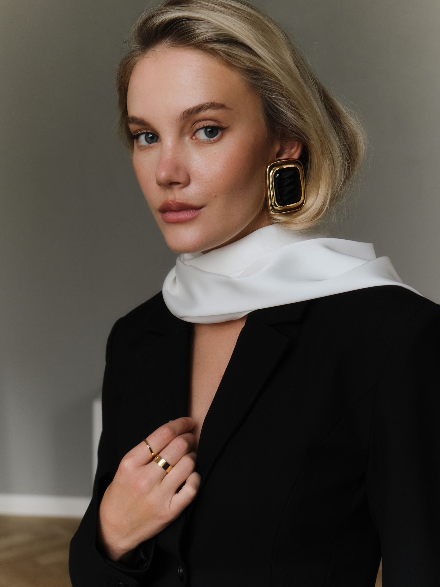 Scarf in smooth fabric