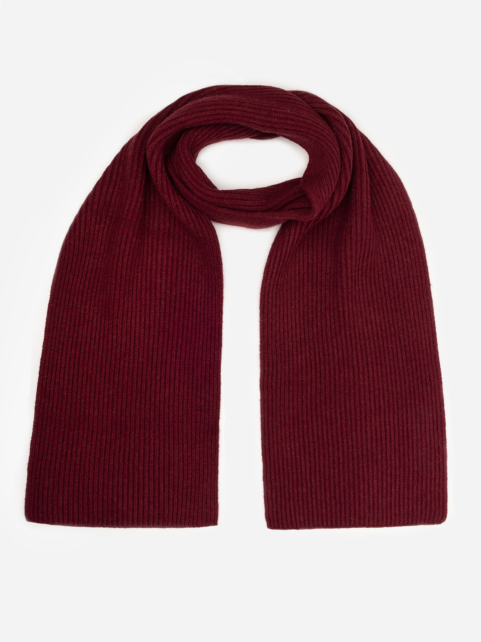 Set of beanie hat, scarf and gloves