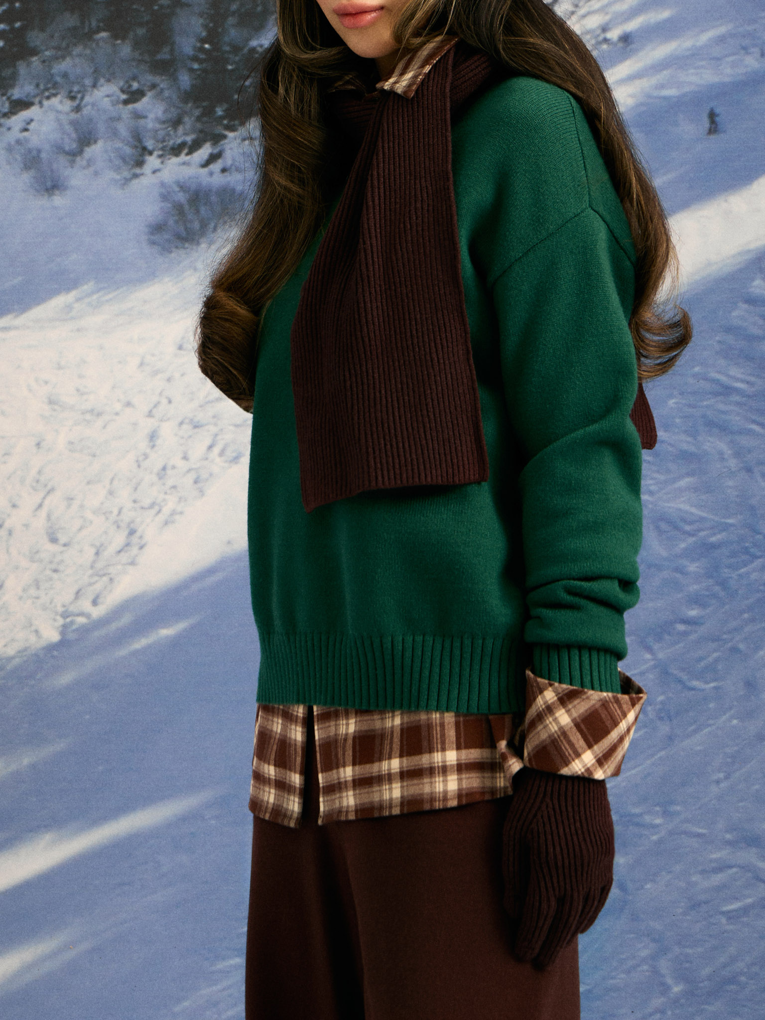 Set of beanie hat, scarf and gloves