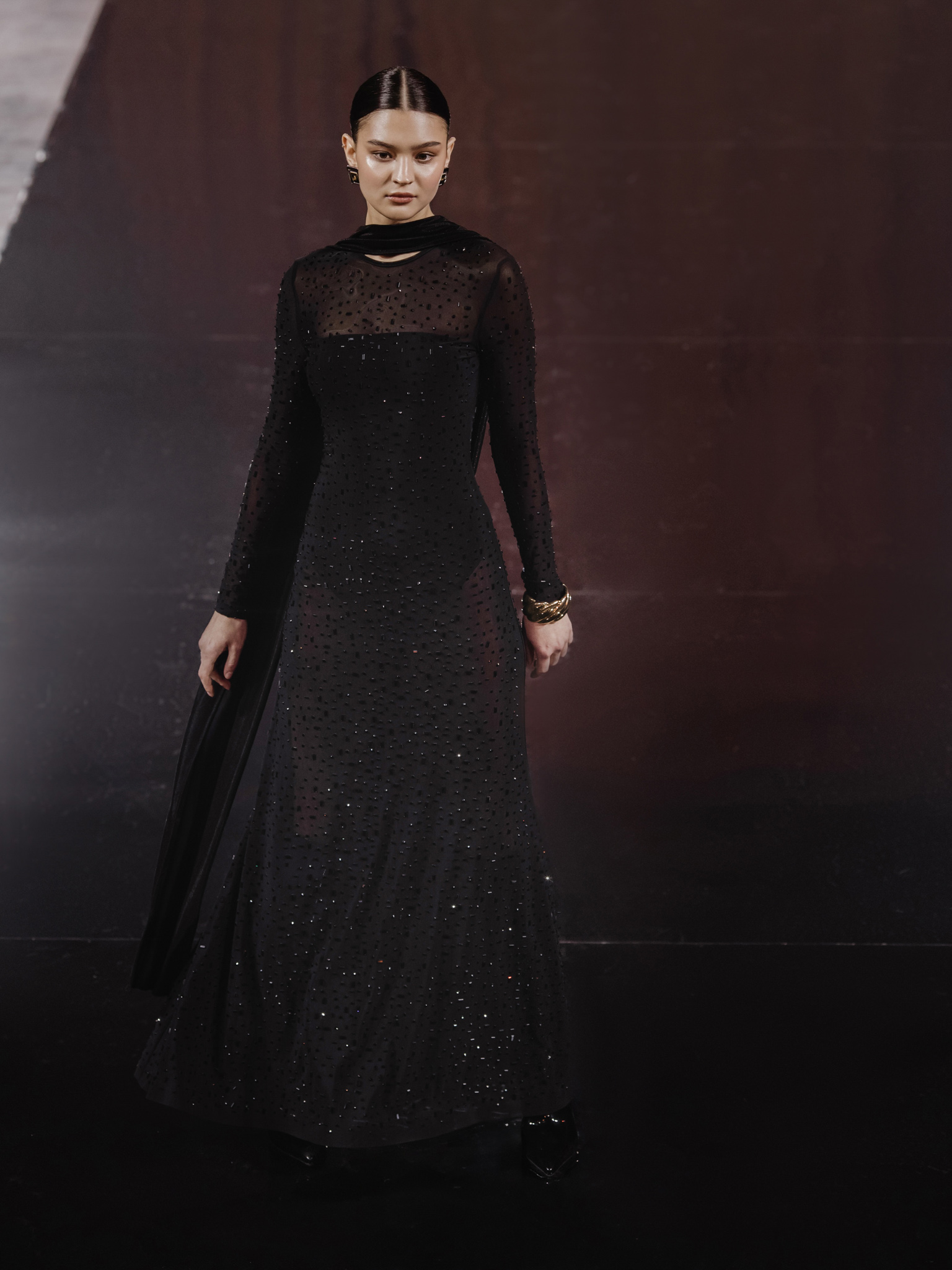 Maxi dress with gemstones