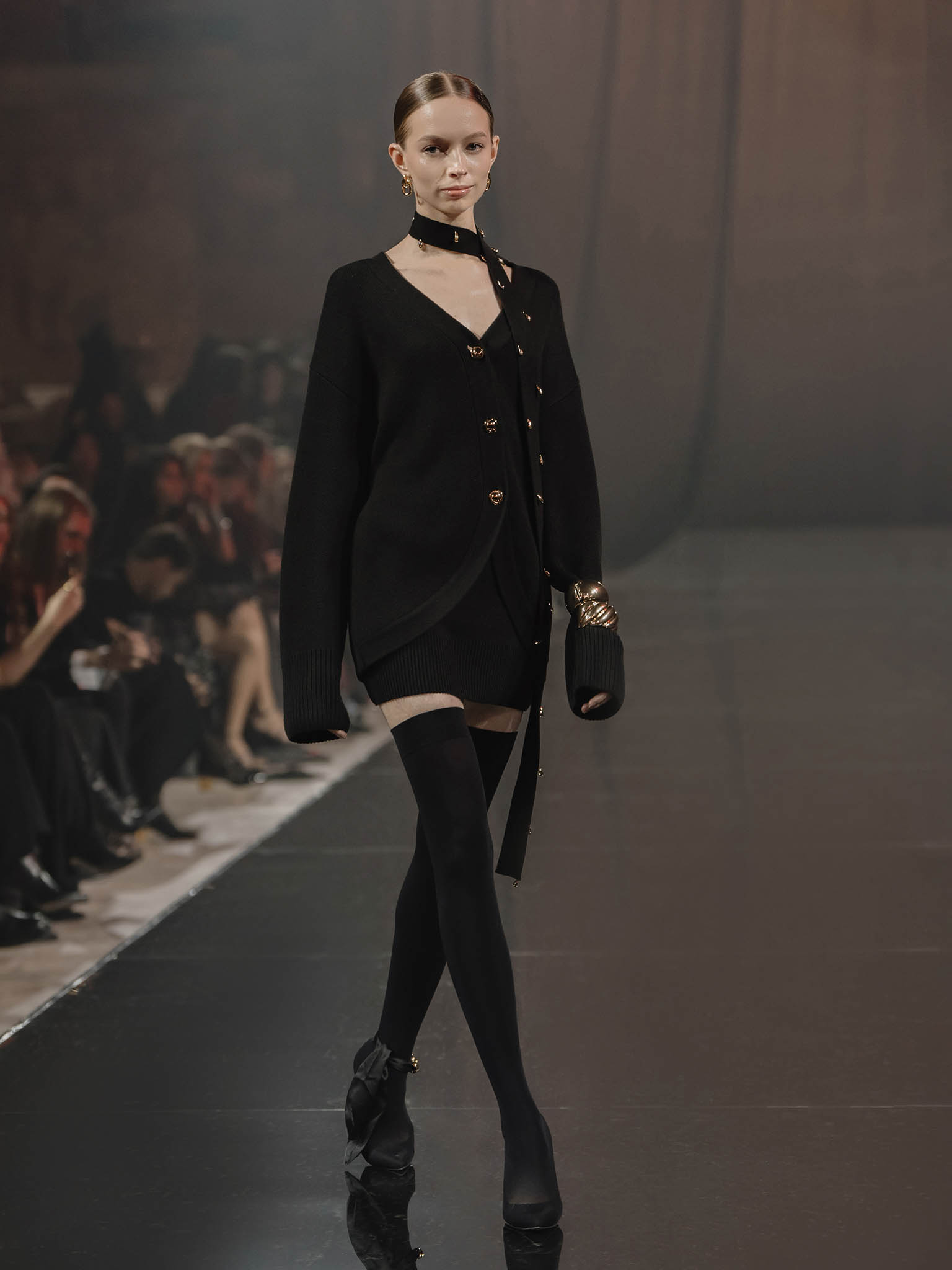 Свободный кардиган из вязаного трикотажа с шарфом