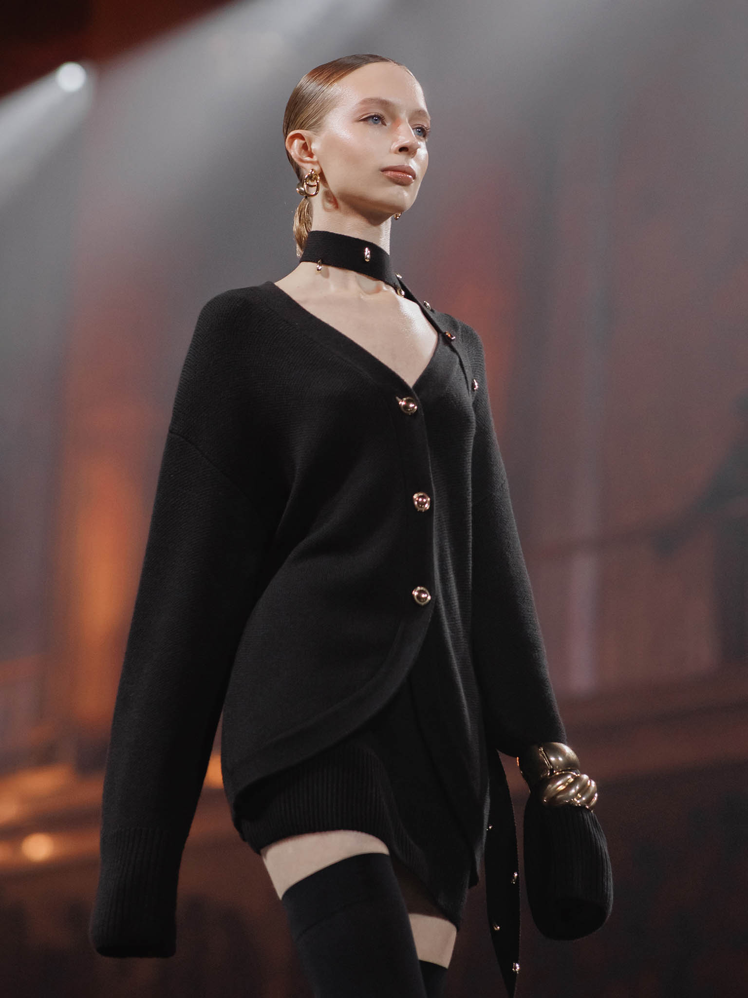 Свободный кардиган из вязаного трикотажа с шарфом