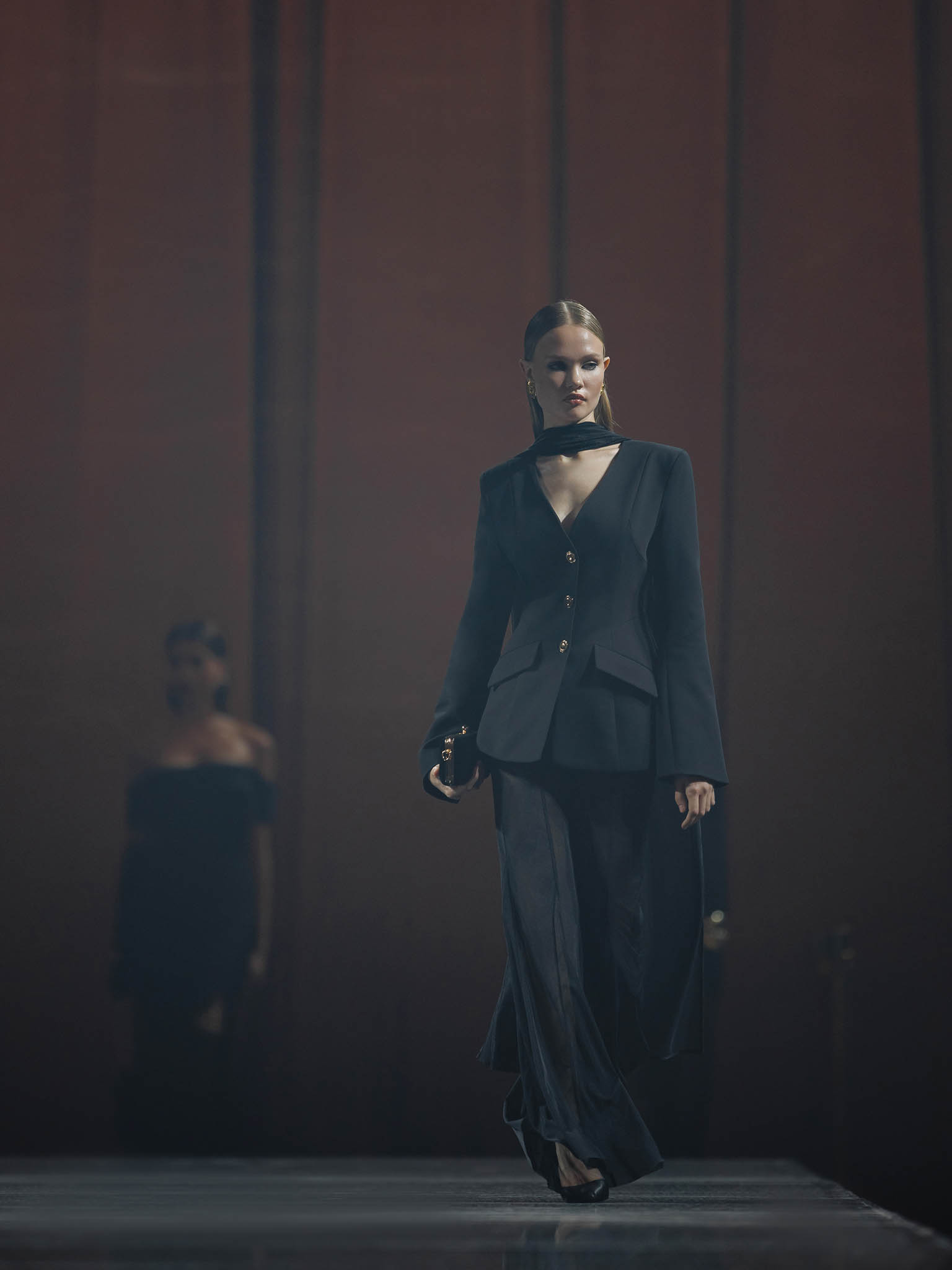 Fitted blazer without collar