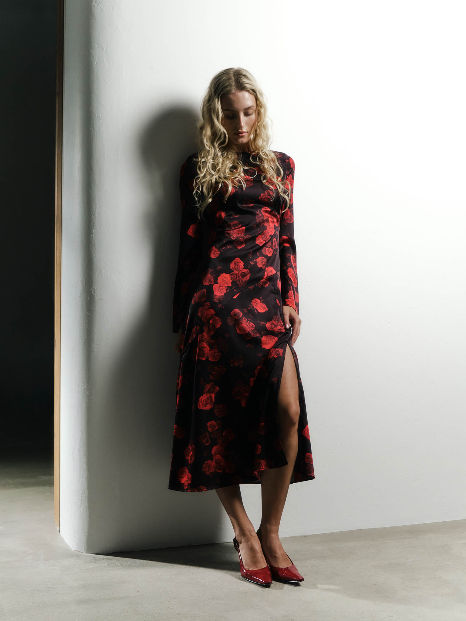 Платье миди из легкой ткани с цветочным принтом