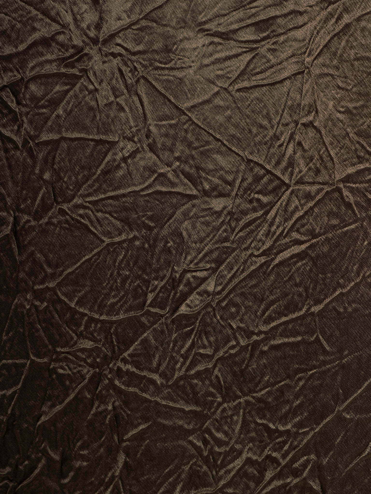 Fitted shirt in crinkled-effect fabric