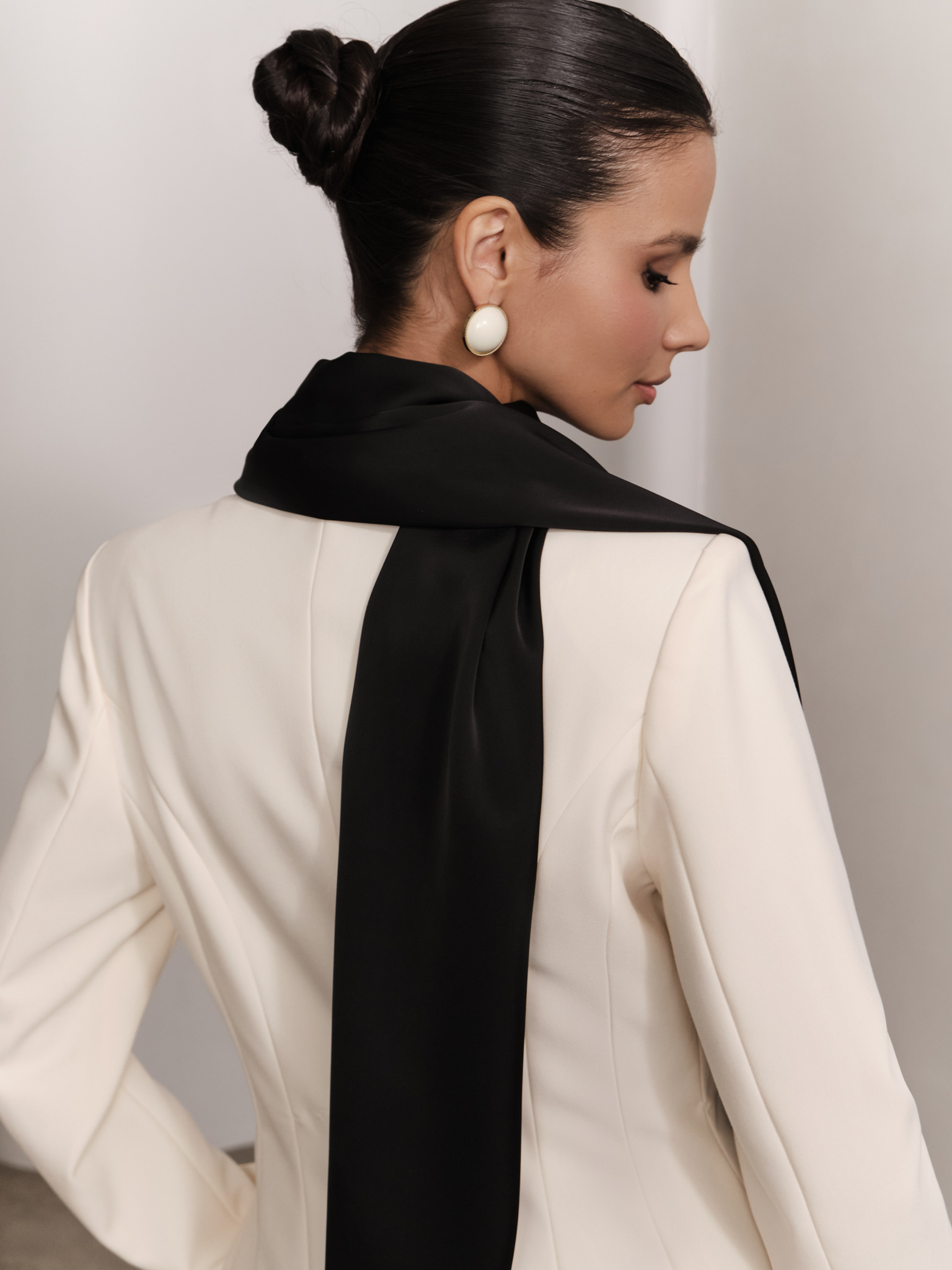 Scarf in smooth fabric