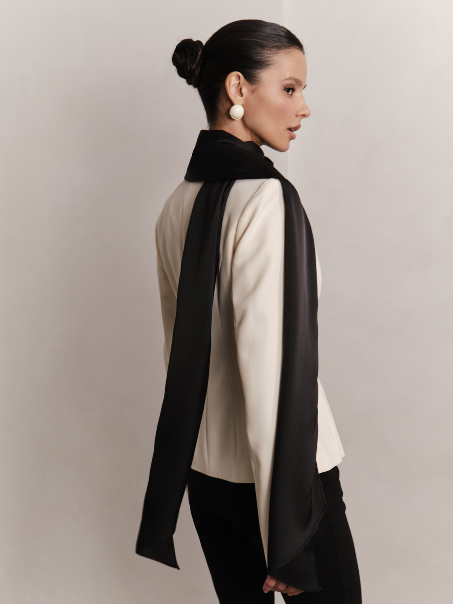 Scarf in smooth fabric