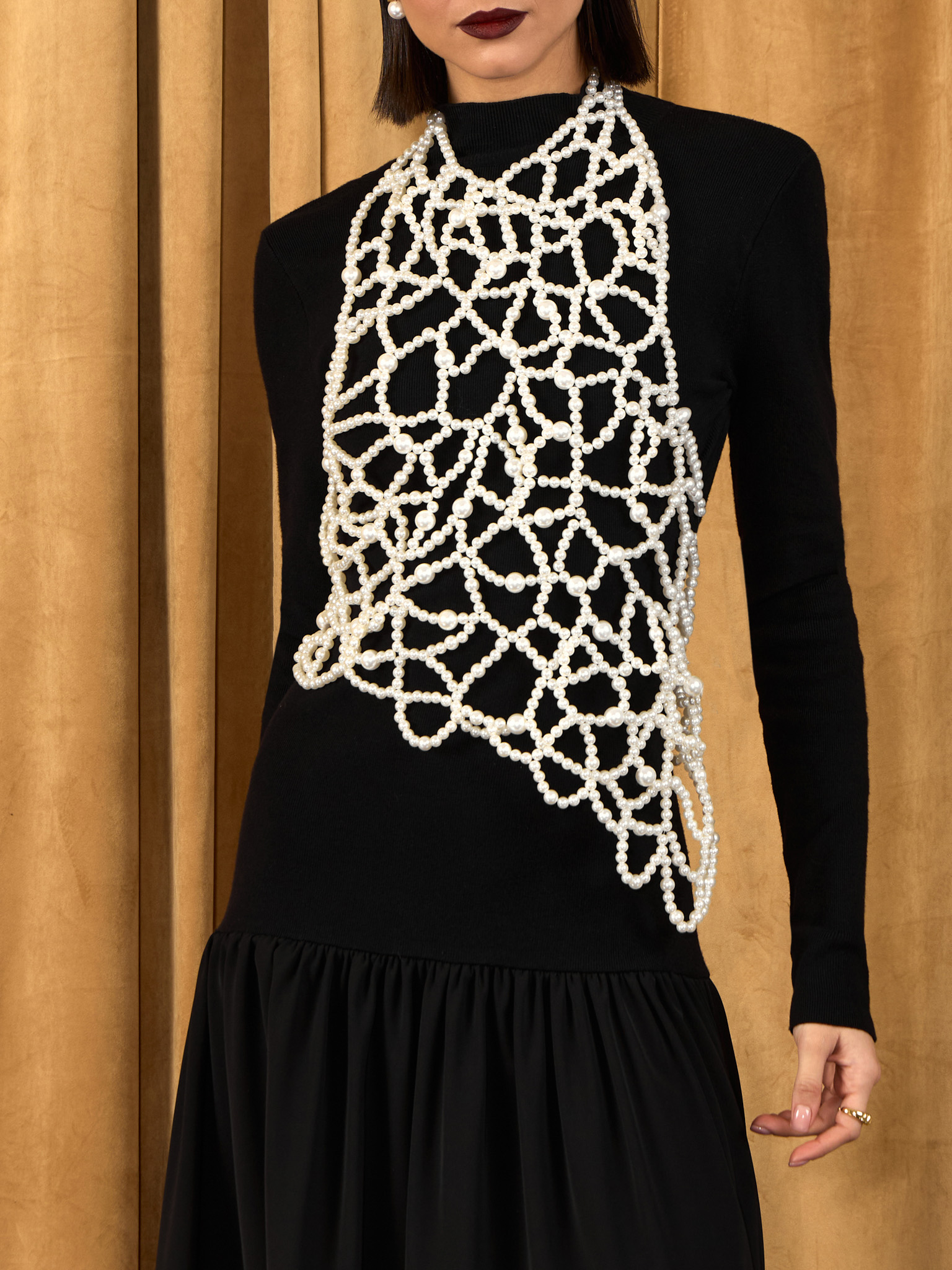 ابيض