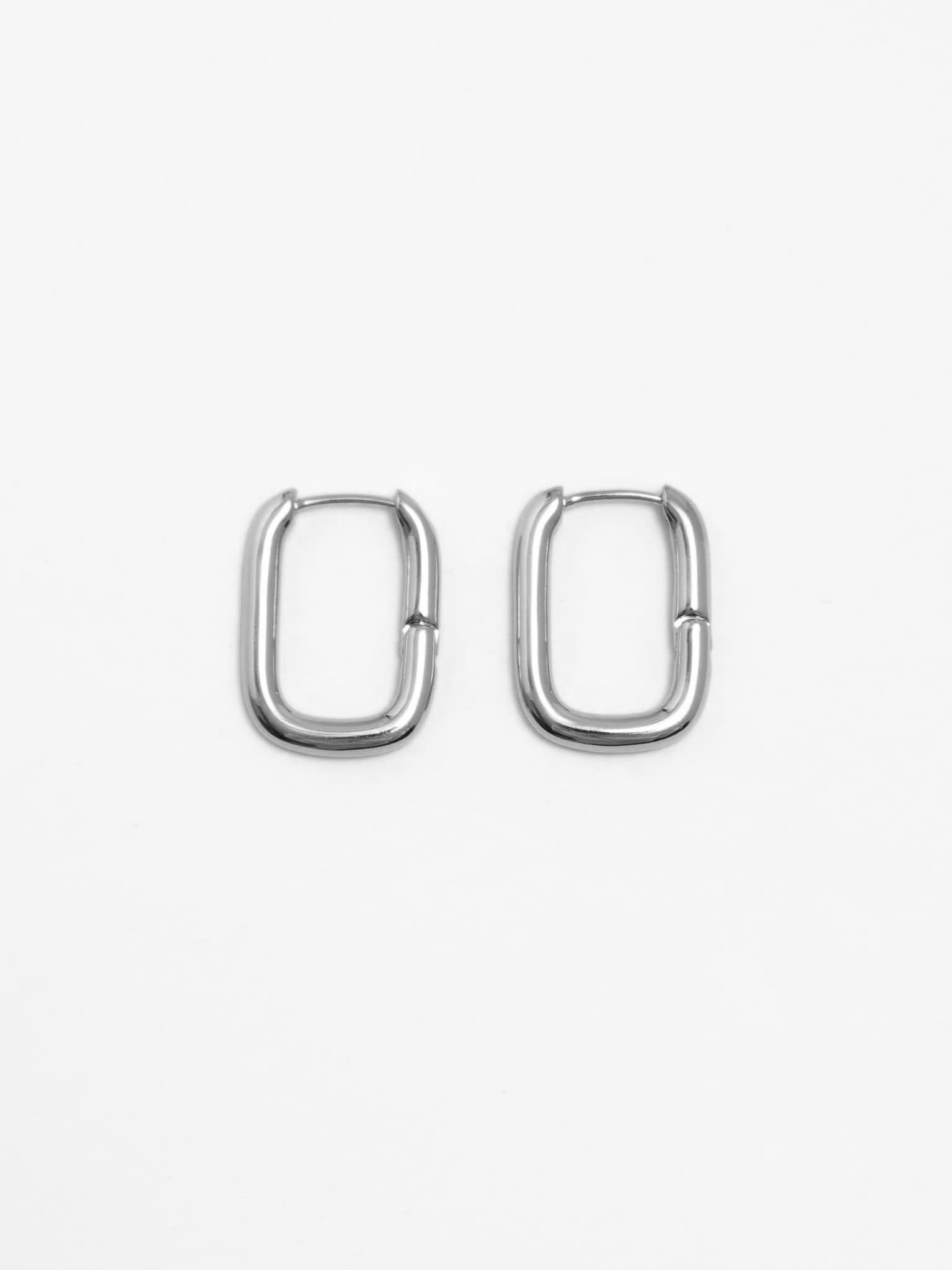 Smooth metal oval earrings