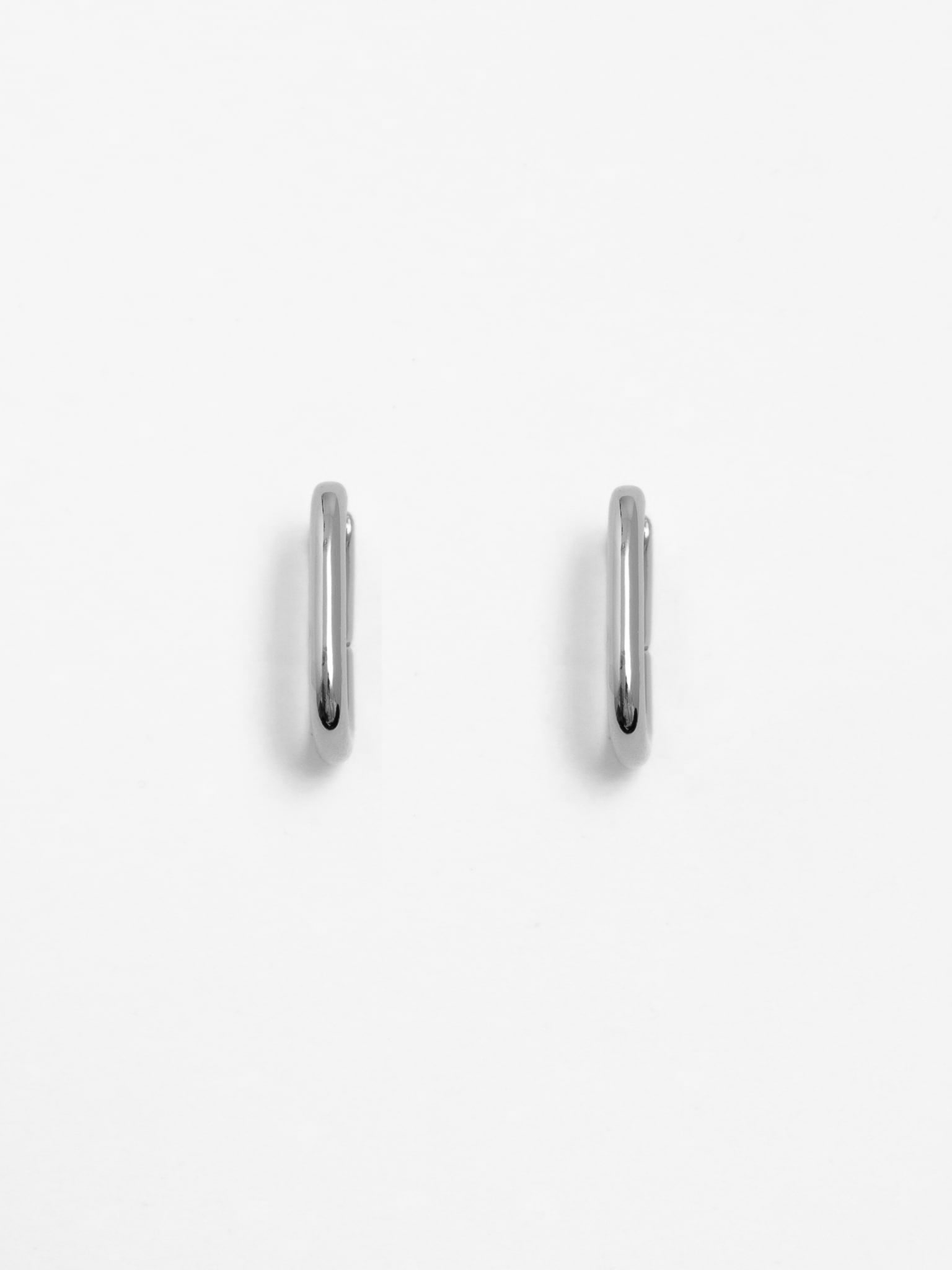Smooth metal oval earrings