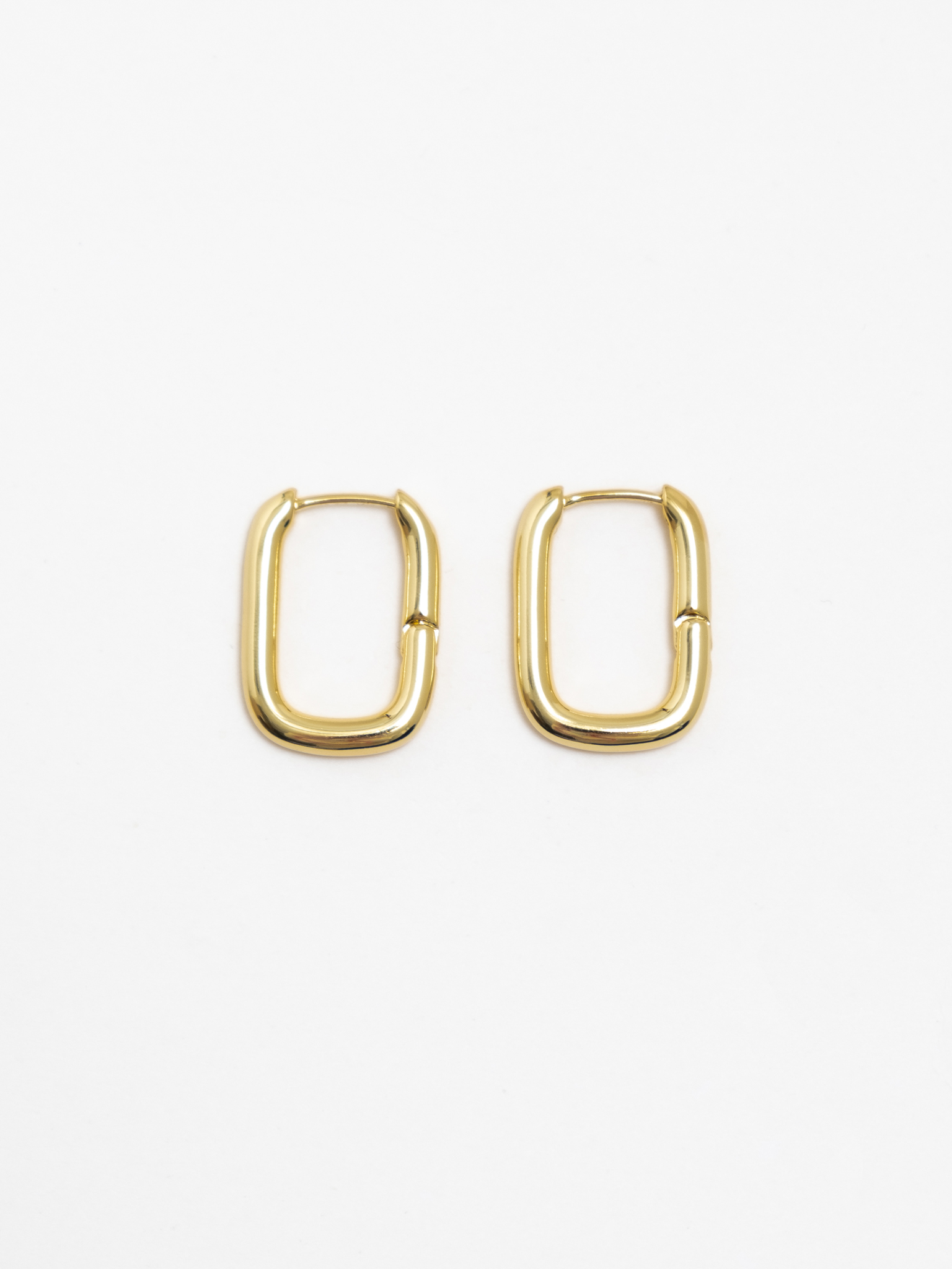 Smooth metal oval earrings