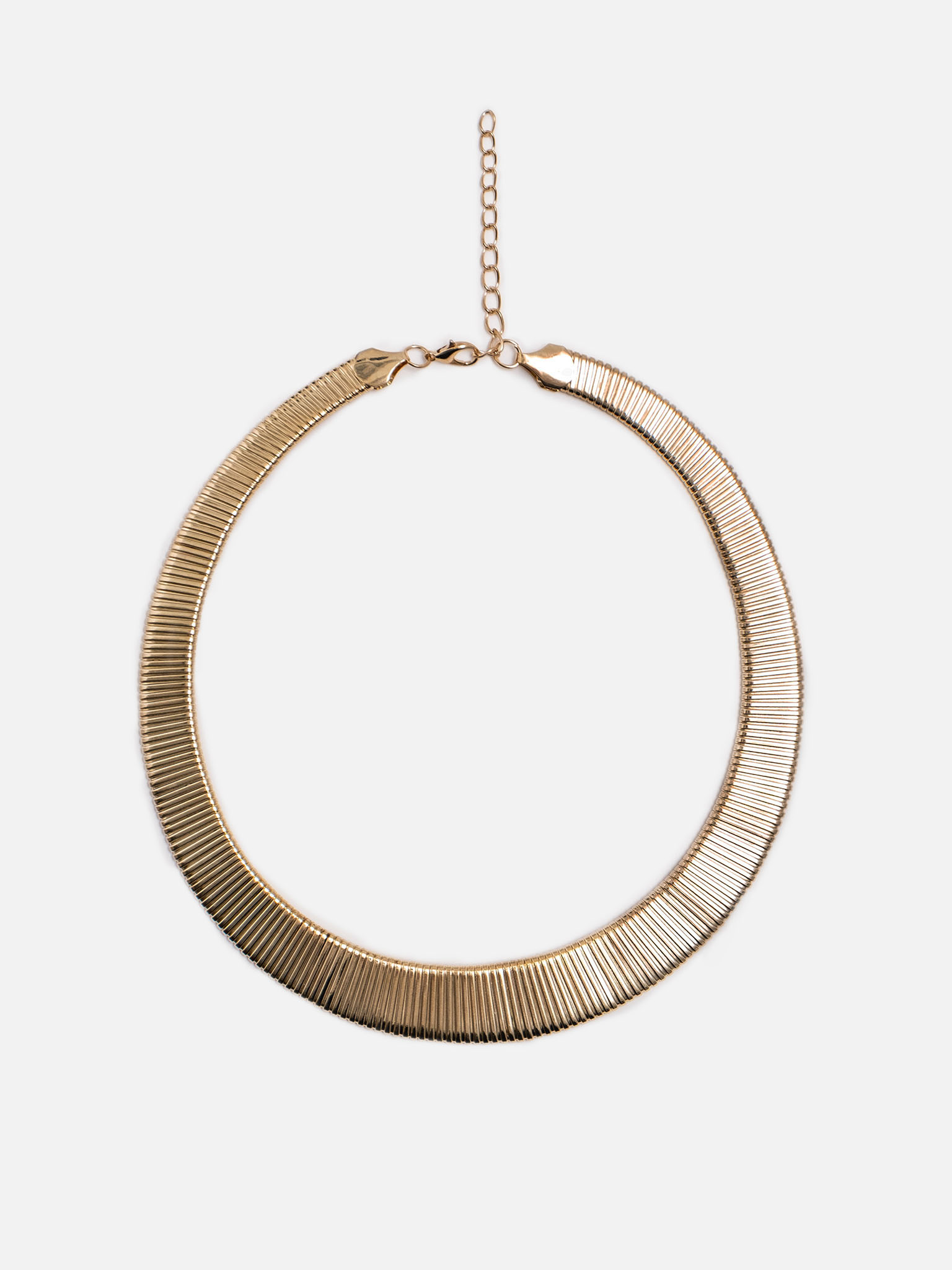 Round necklace in textured metal
