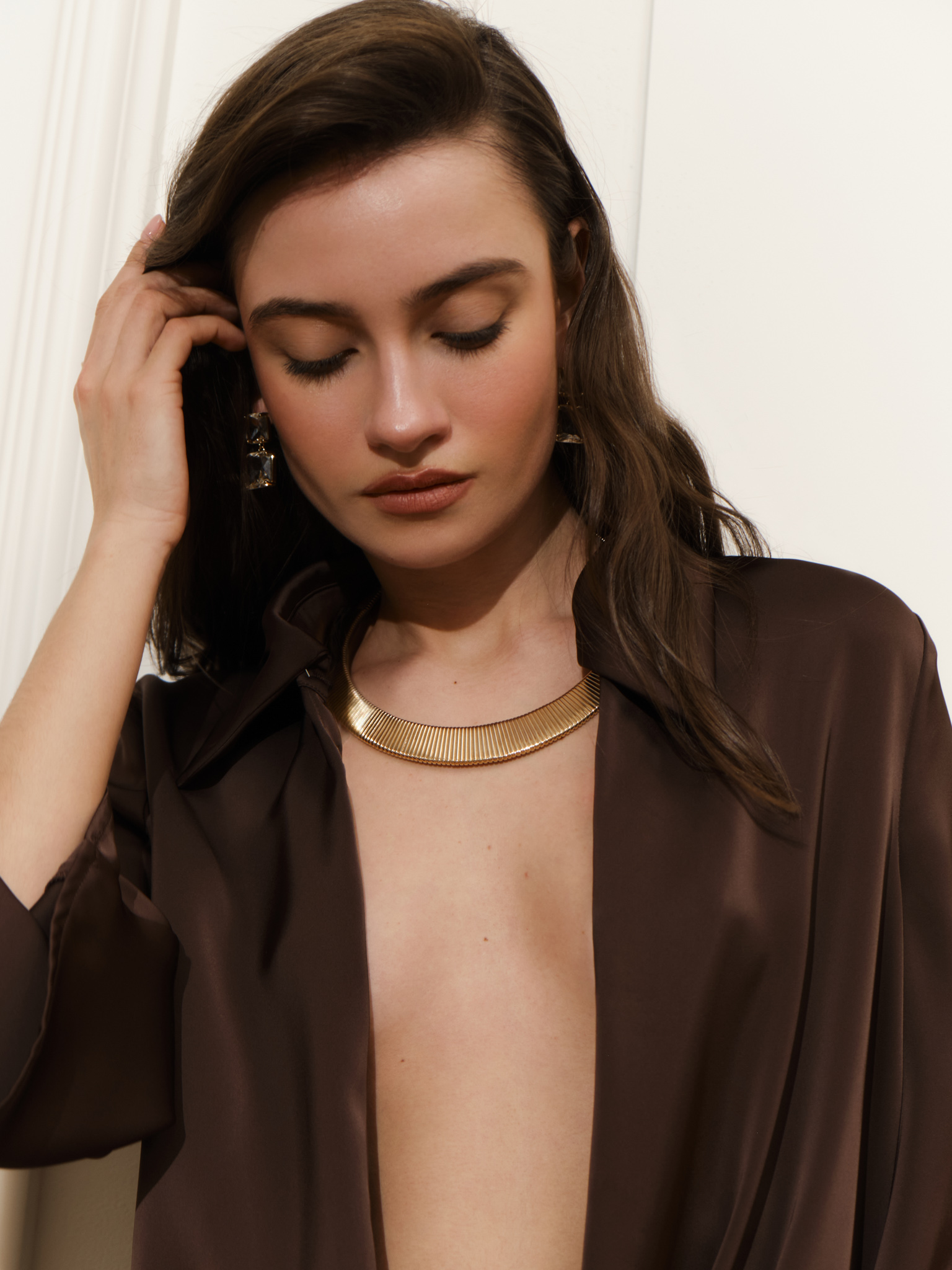 Round necklace in textured metal