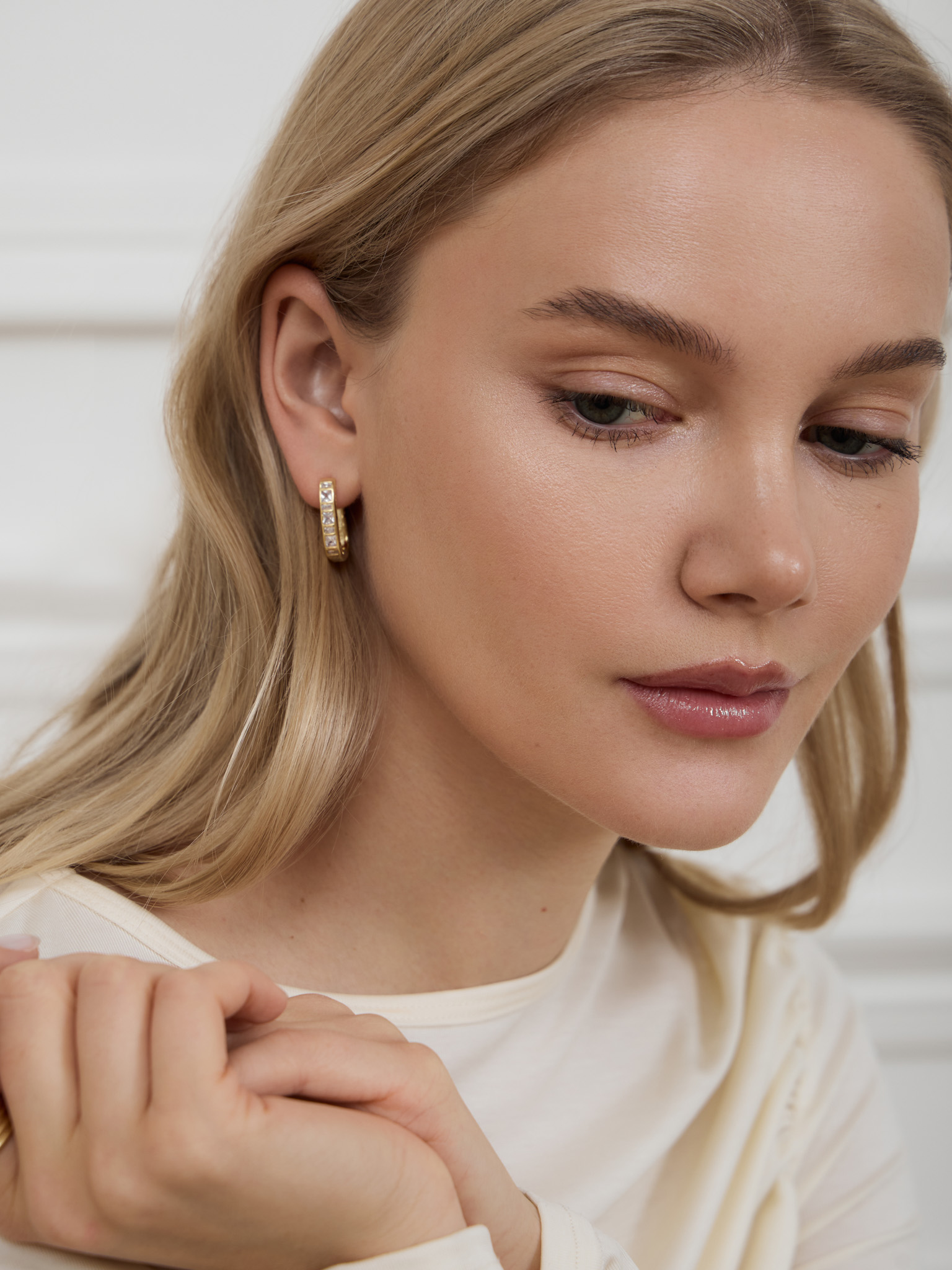 Oval earrings with large zircons