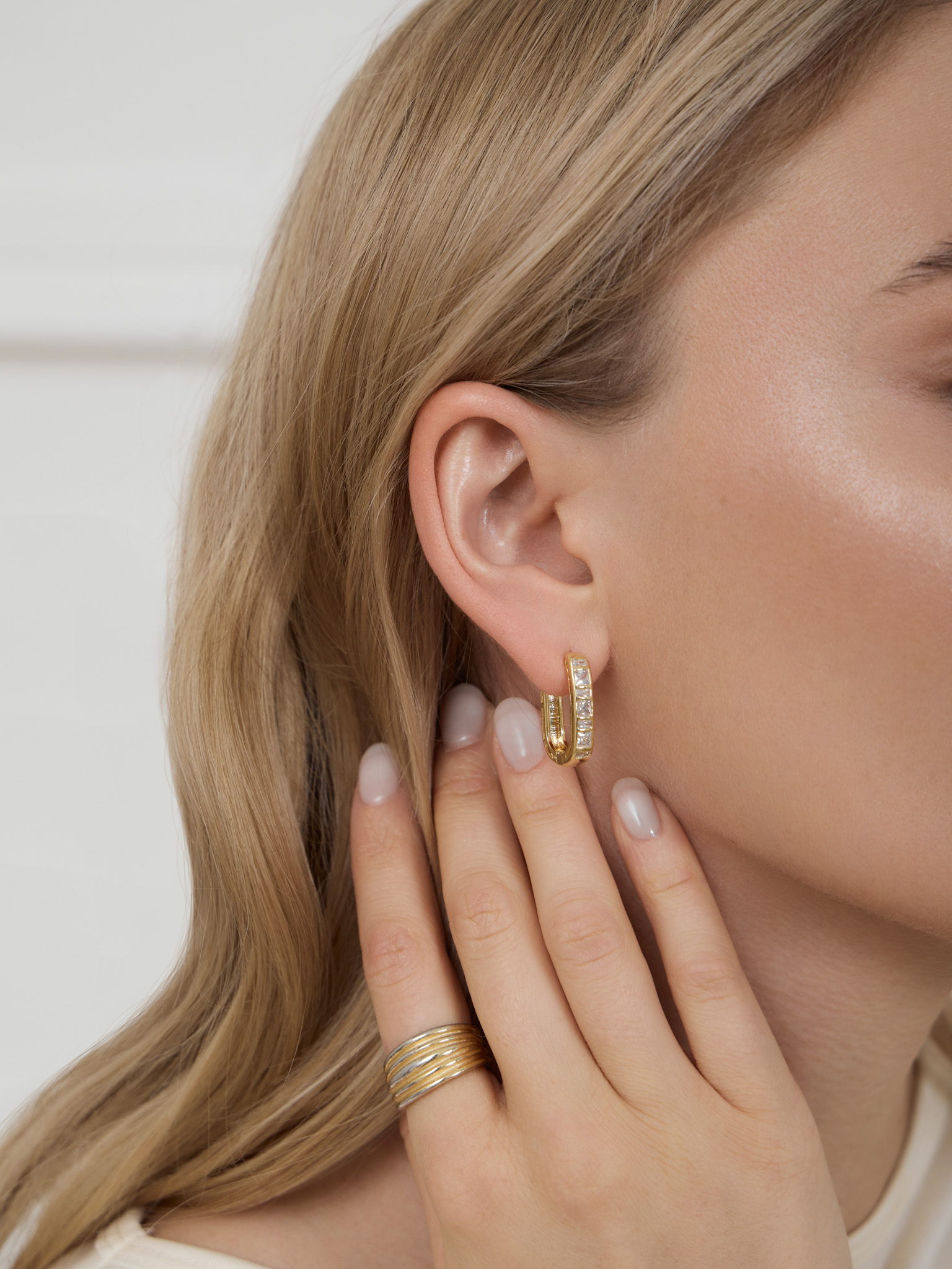 Oval earrings with large zircons
