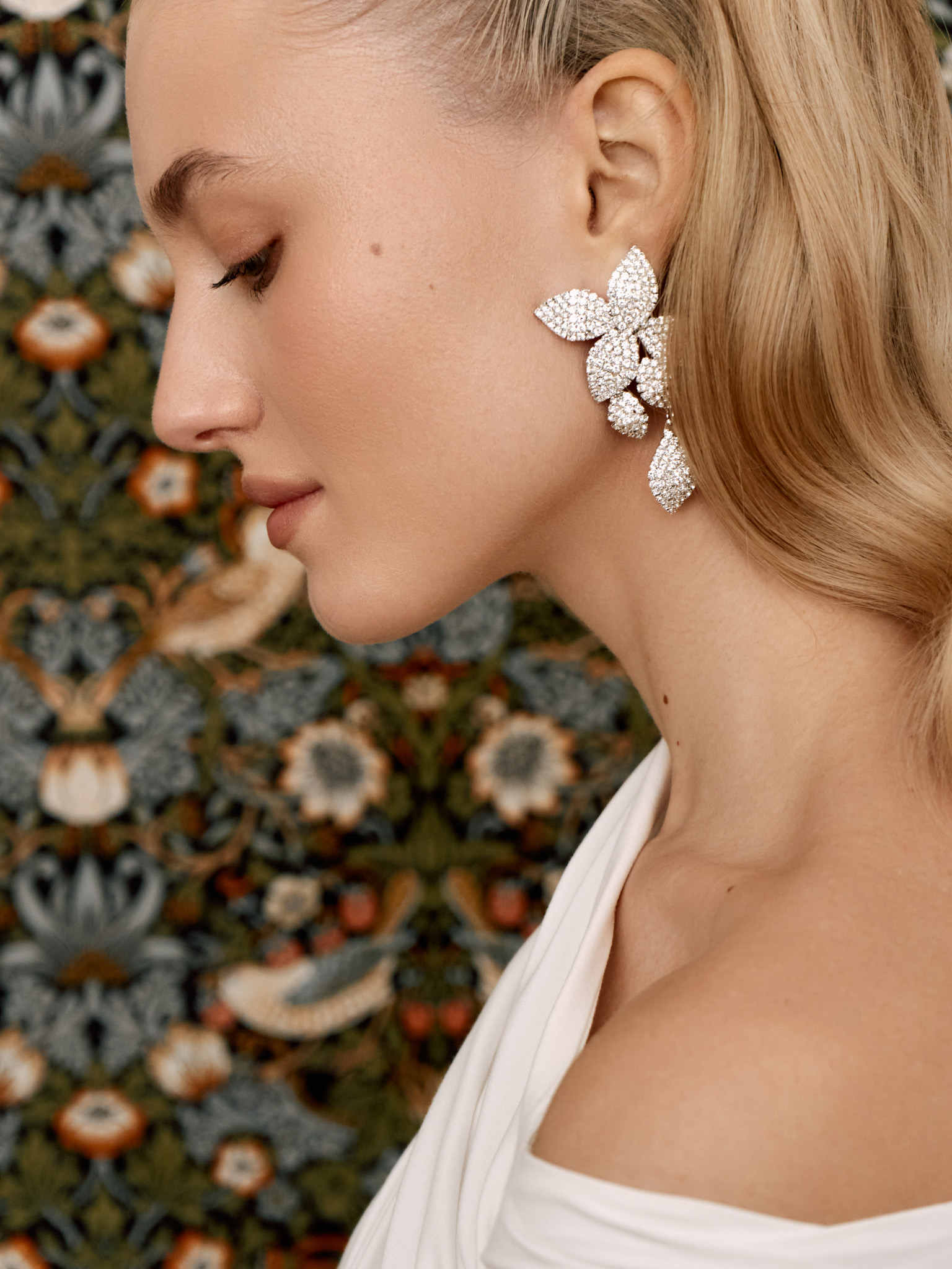 Large flower earrings with rhinestones