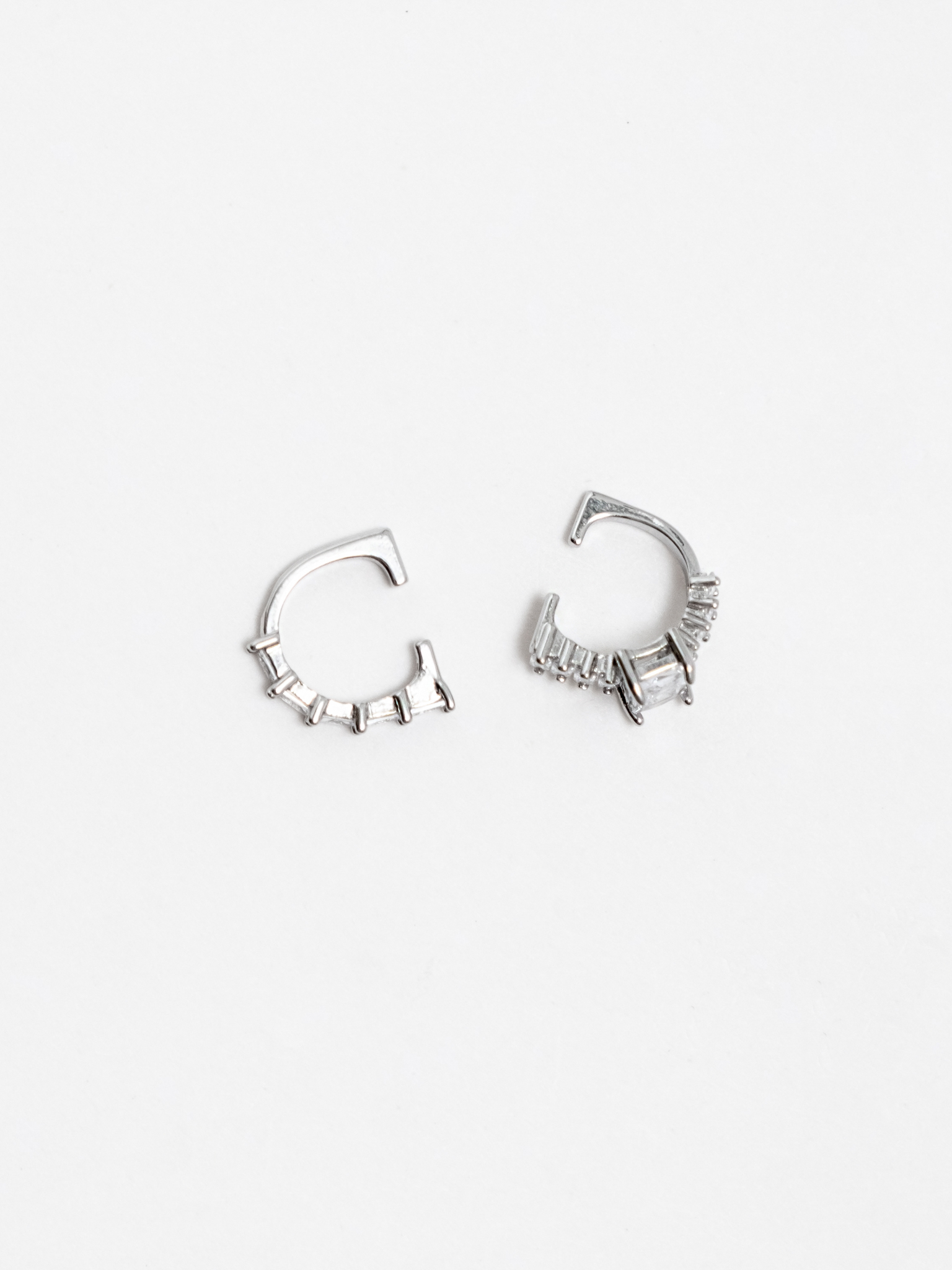 Set of two cuffs with zircons