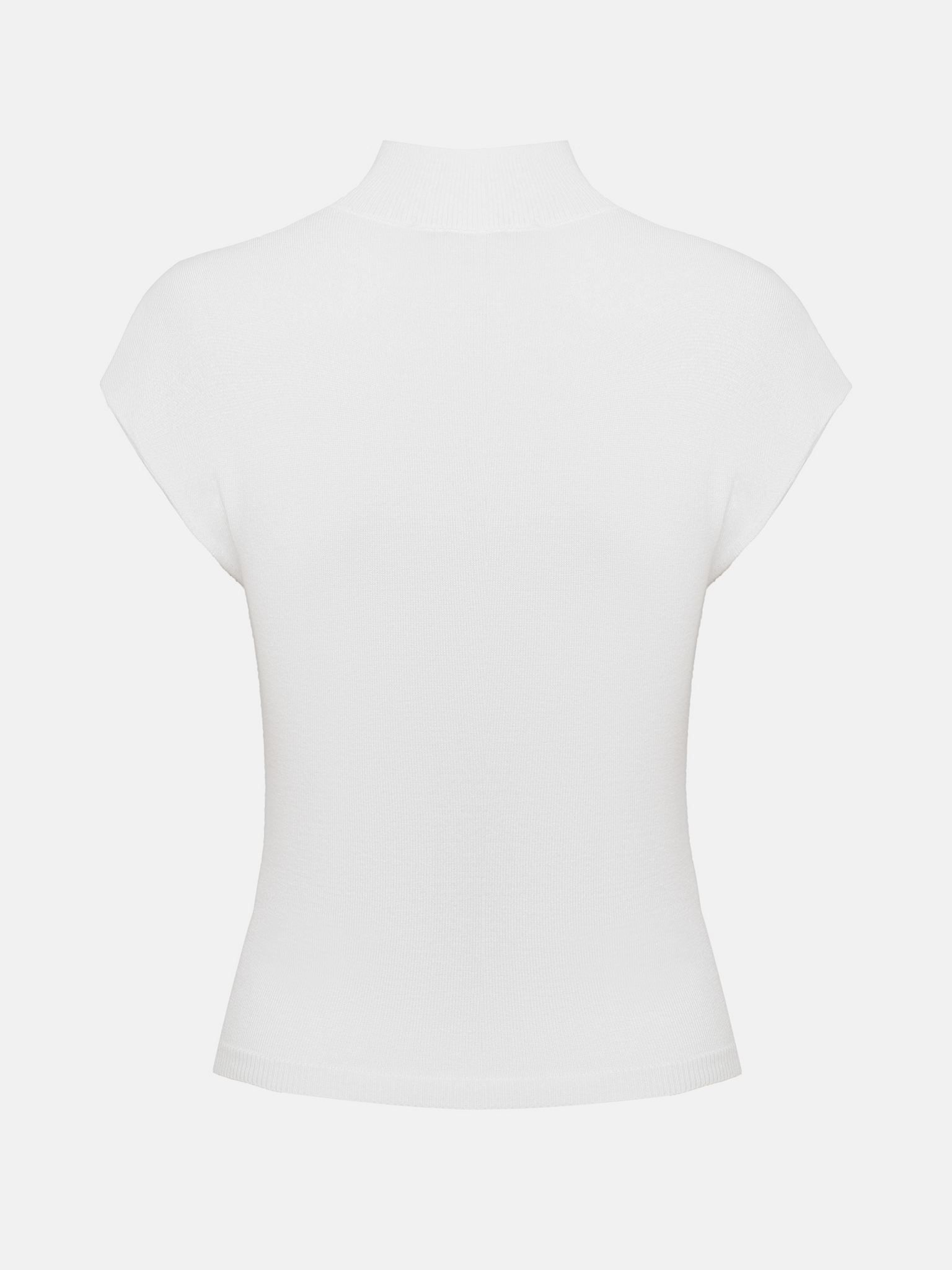 Sleeveless knitted top with pleats at the shoulder