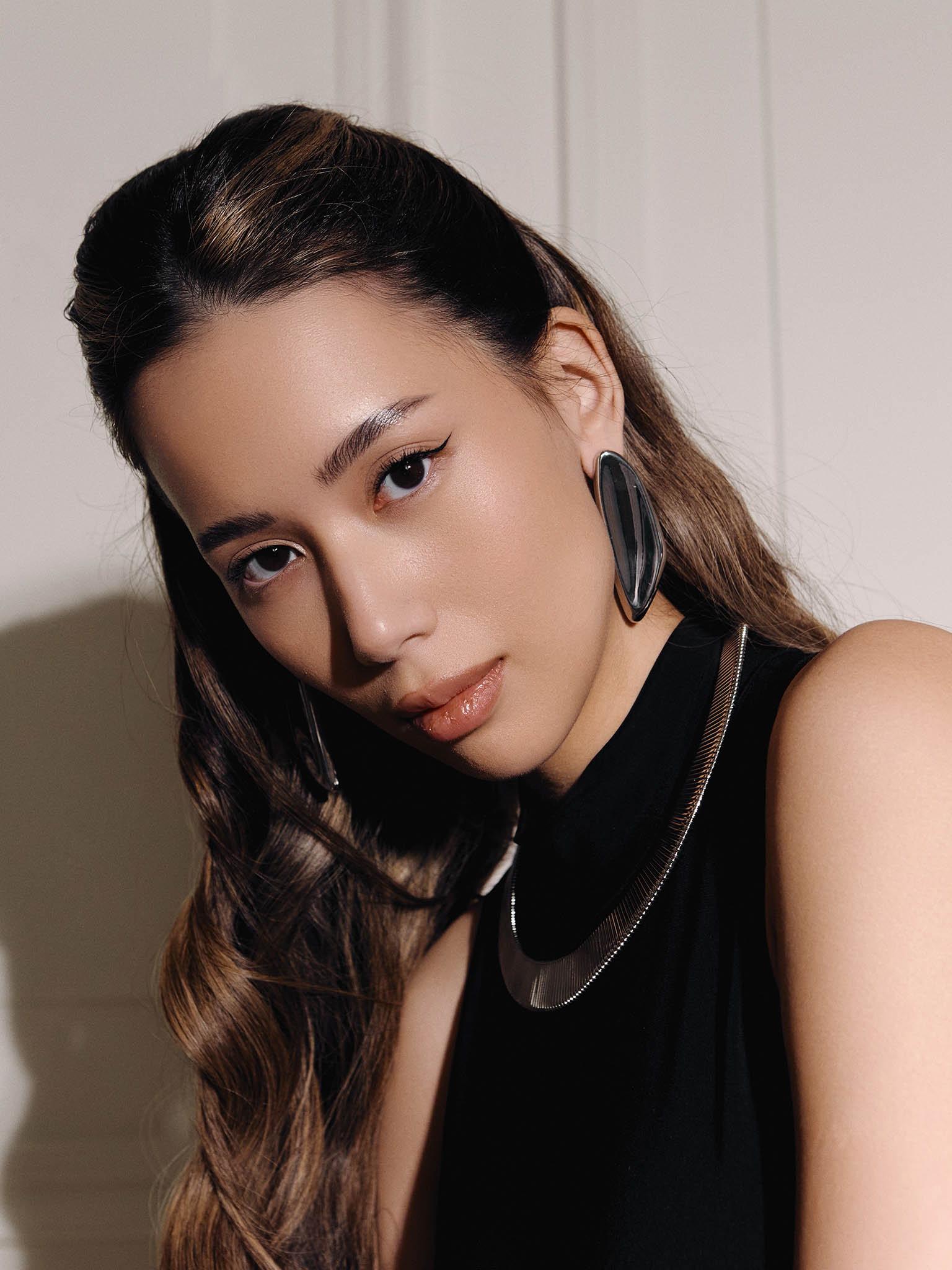 Elongated puffy earrings