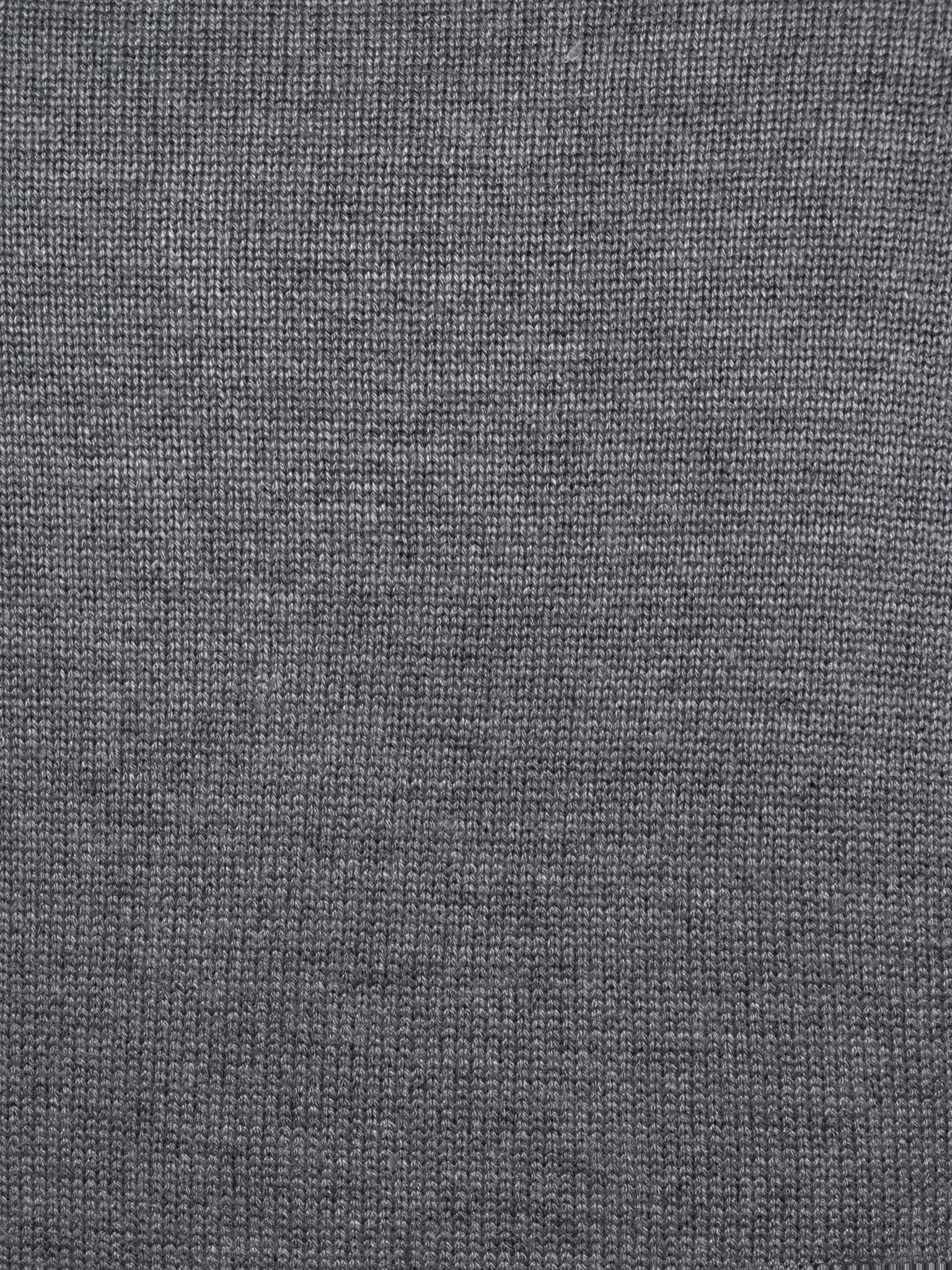 Loose cardigan with long sleeves and large buttons