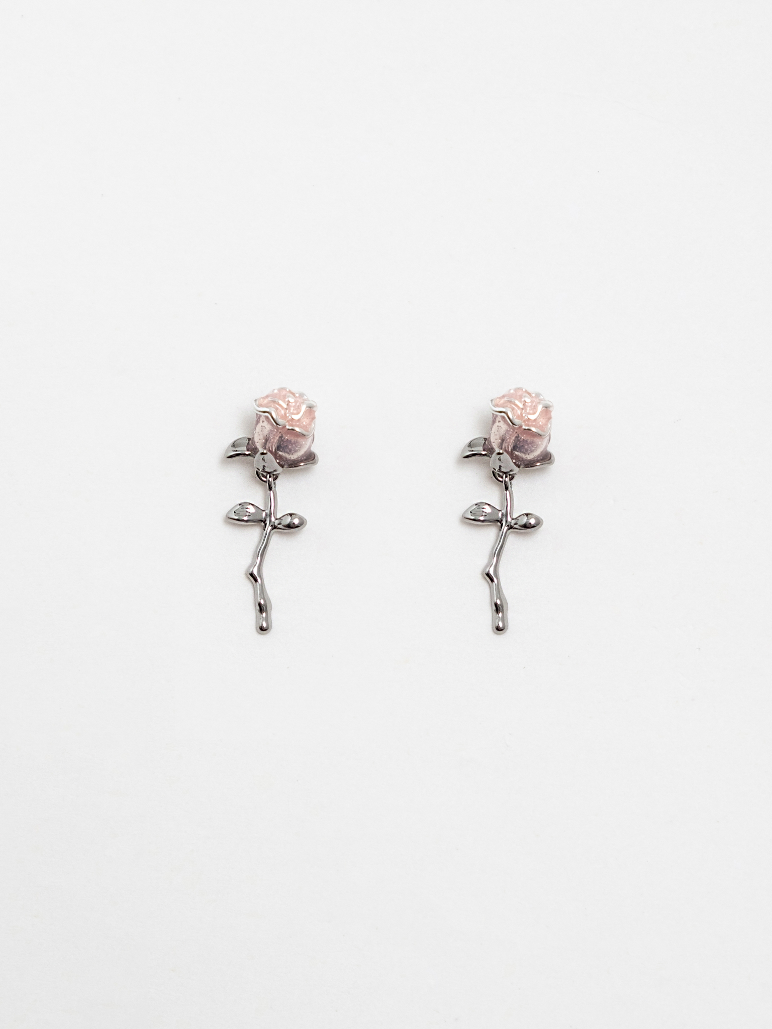 Flower stud earrings