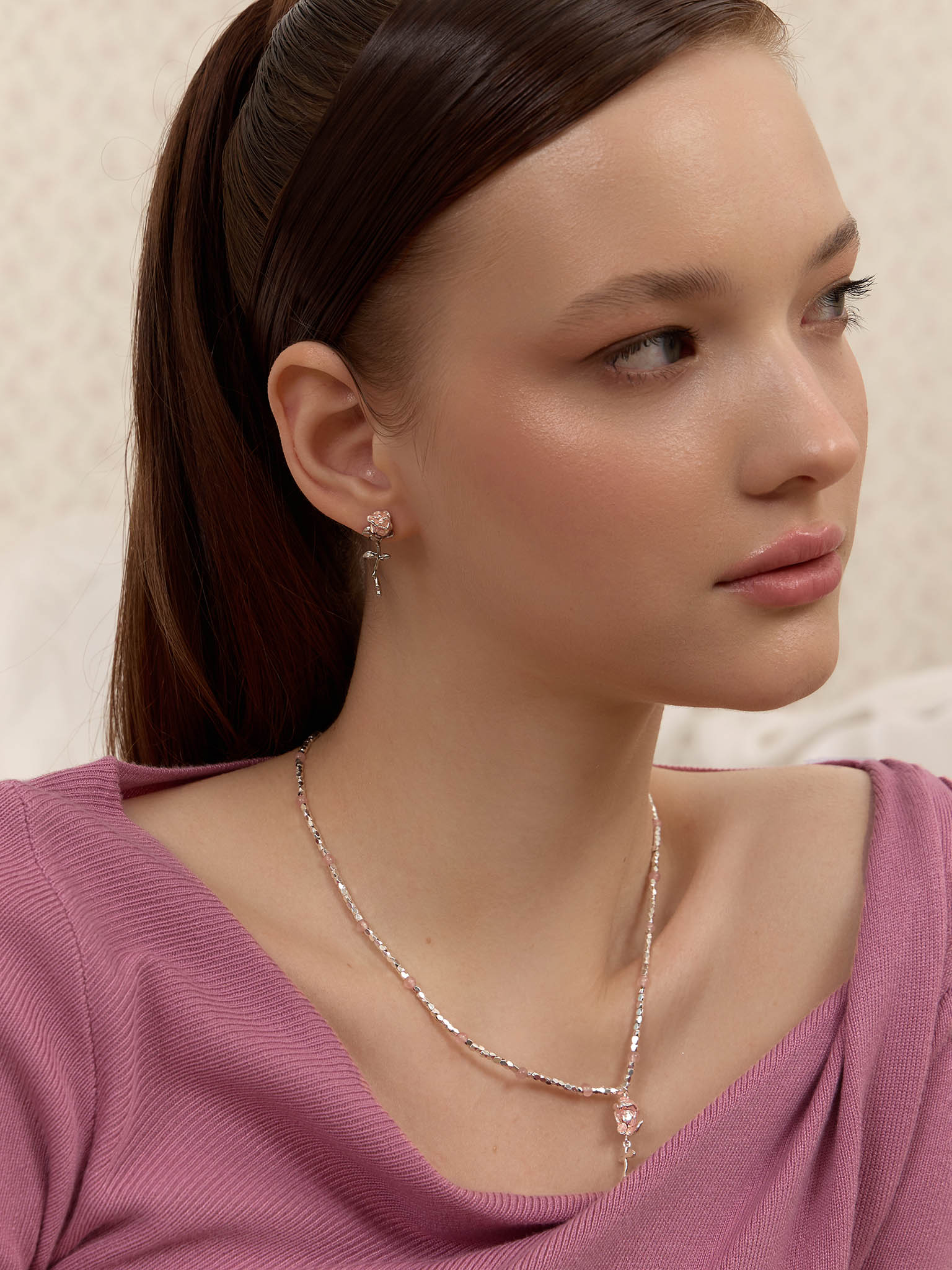 Flower stud earrings