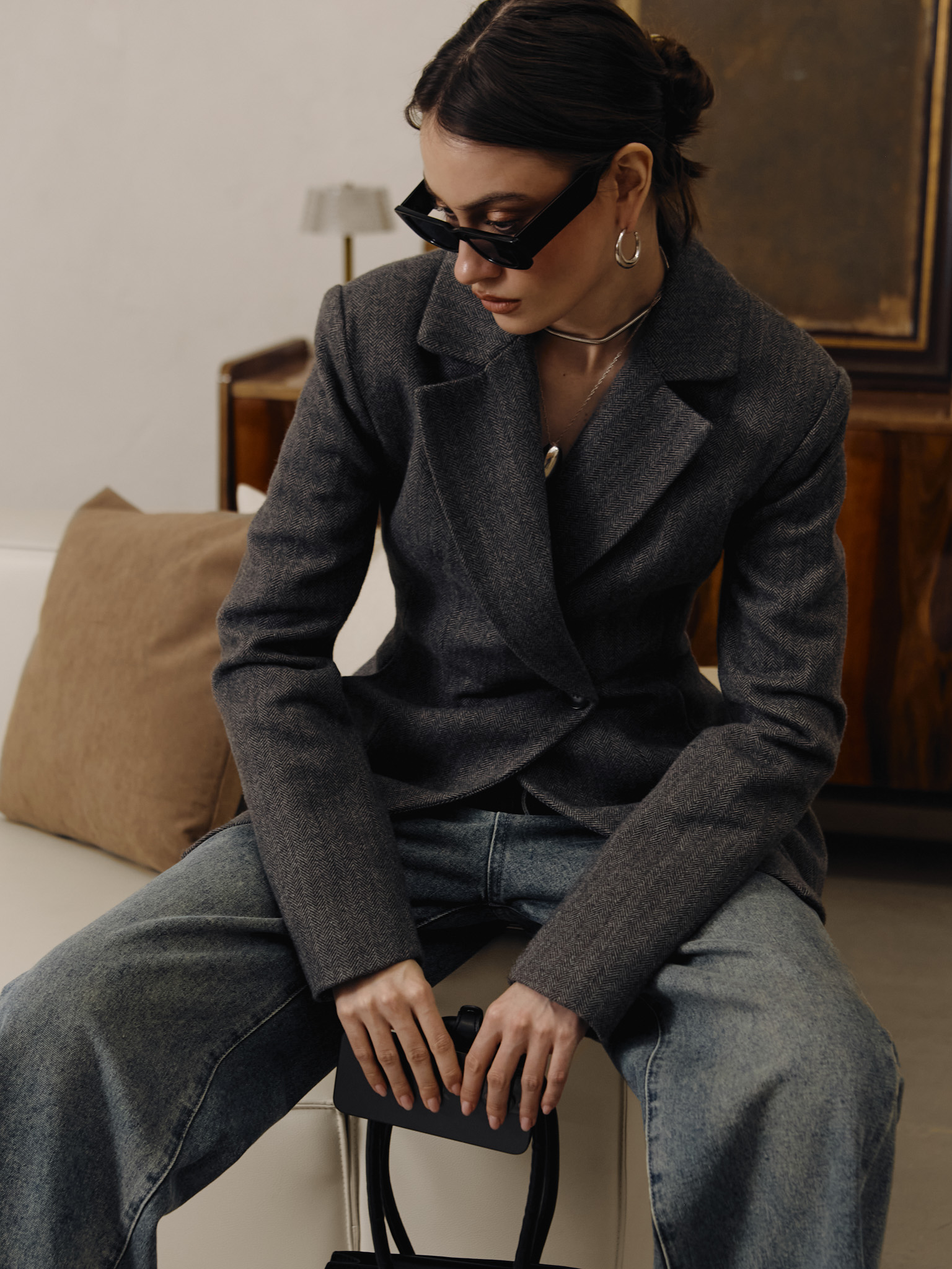 Fitted jacket coat with a single button