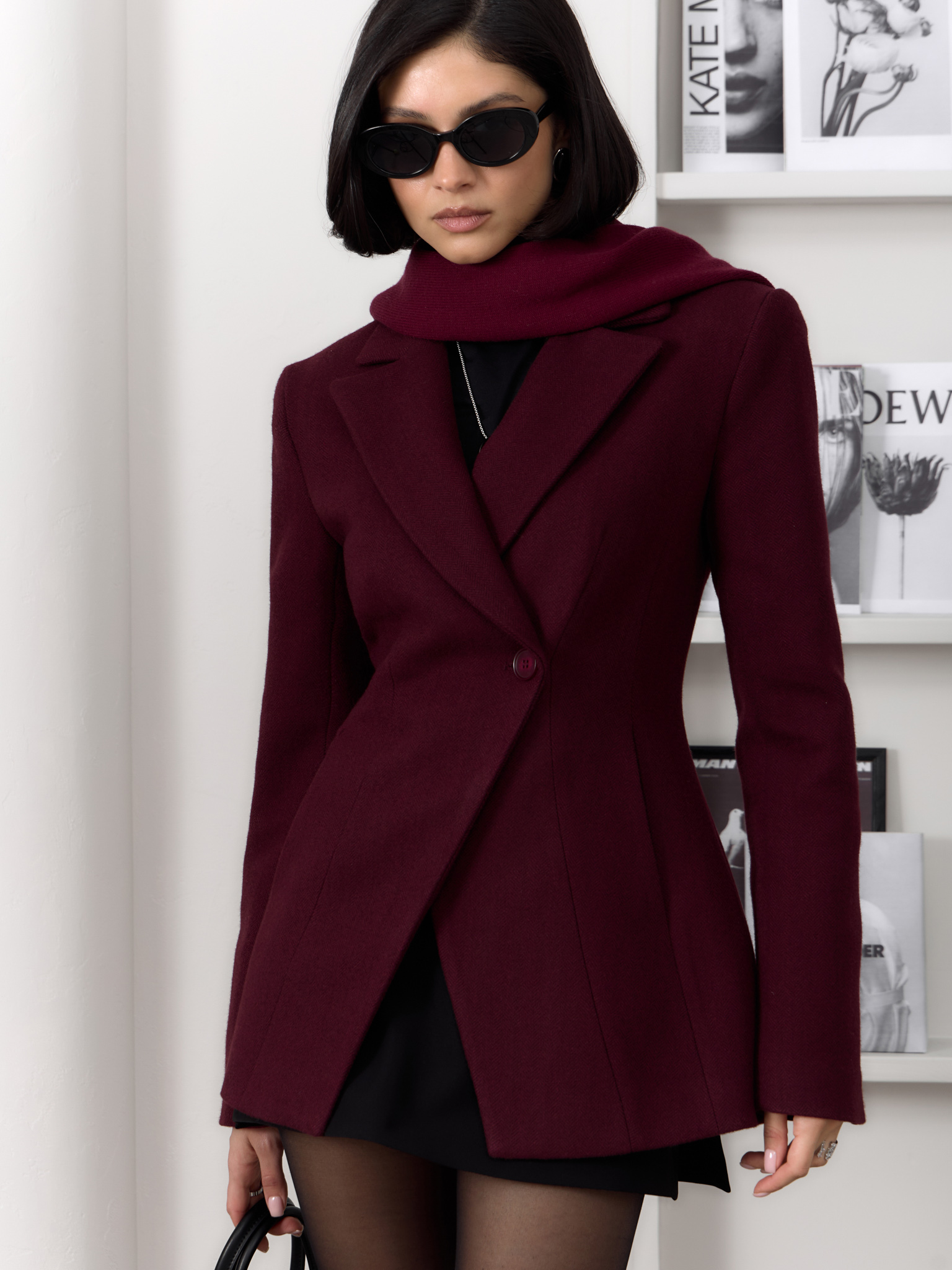Fitted jacket coat with a single button