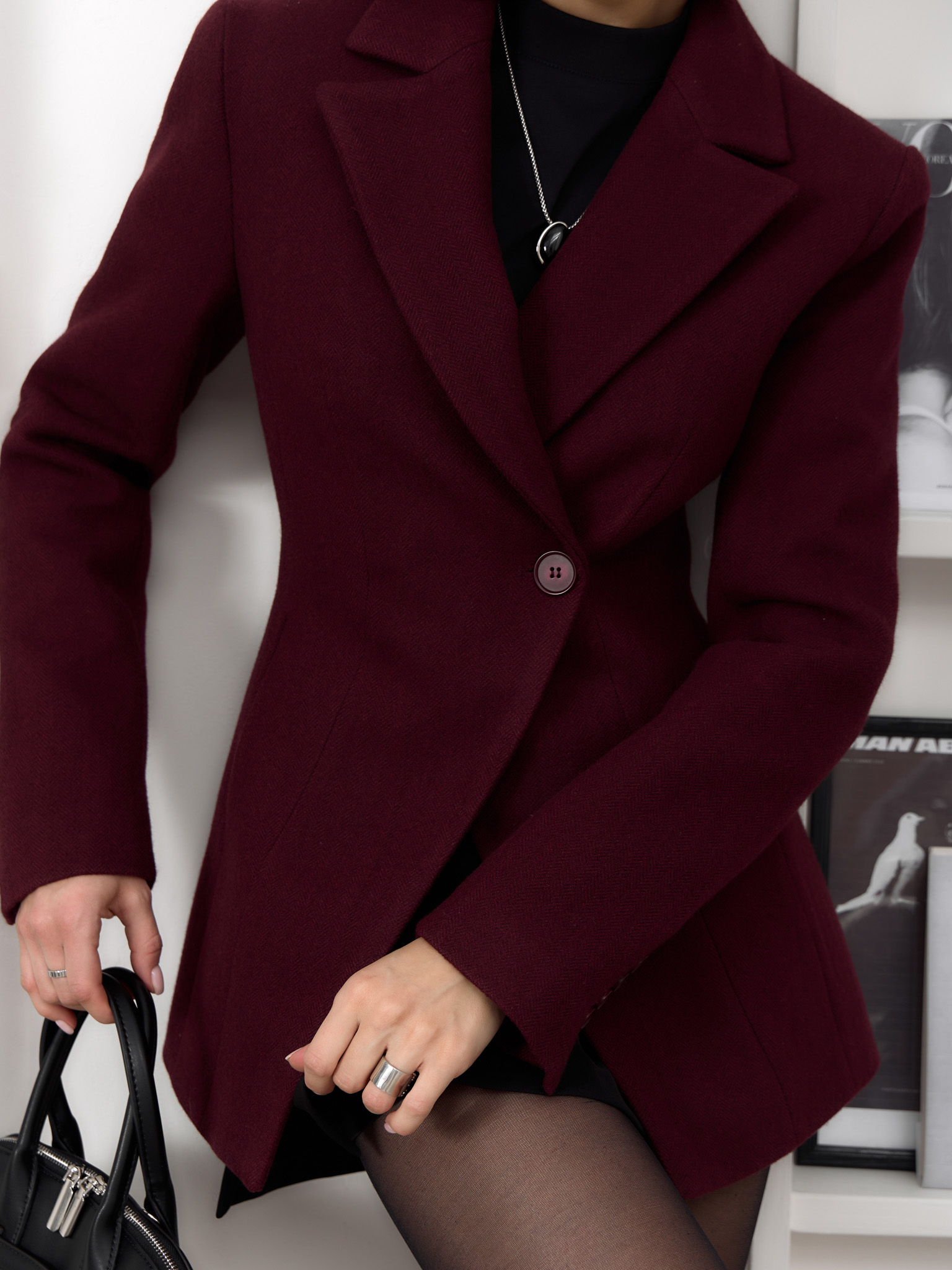 Fitted jacket coat with a single button