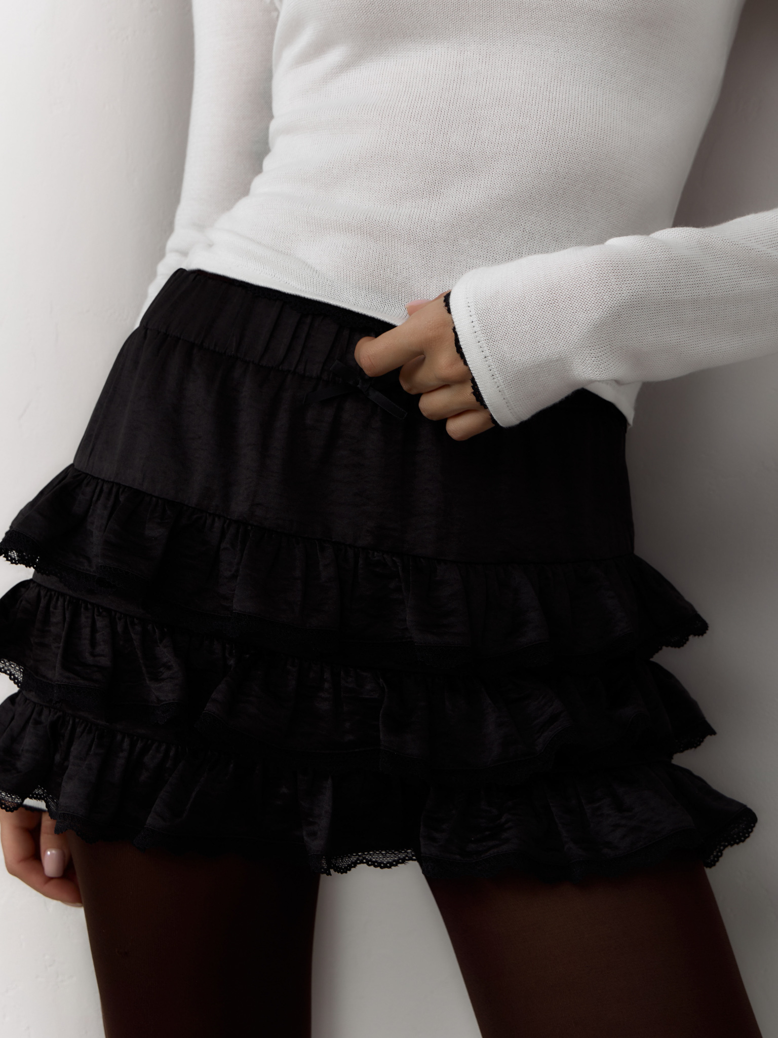 Mini skirt with elasticated waistband and small ruffles