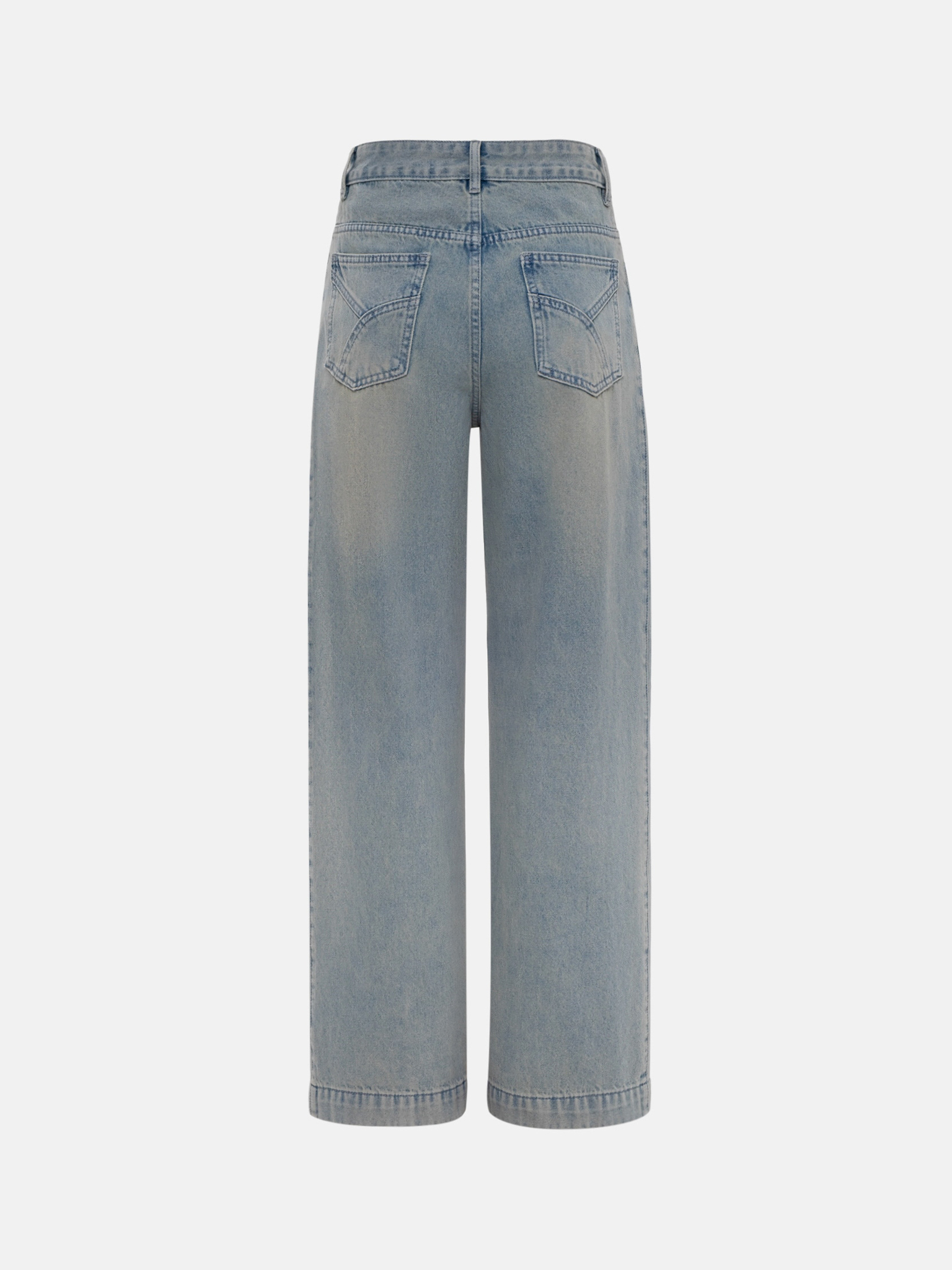 Loose jeans with pleats on the sides