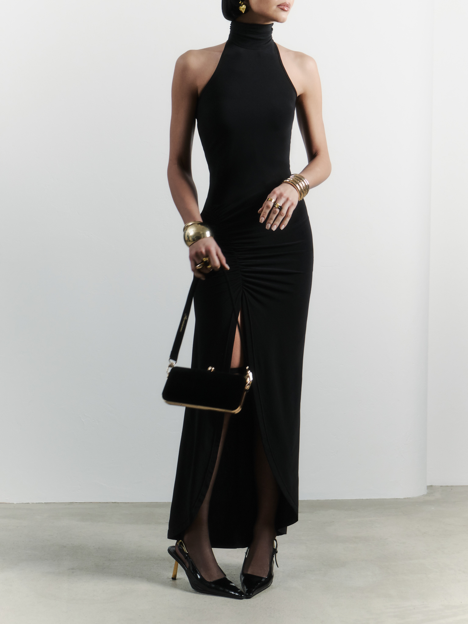 Jersey maxi dress with halter collar and gathers at the front