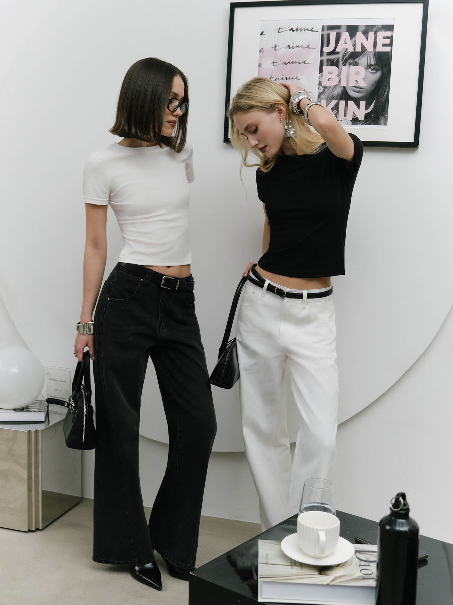 Low-rise straight jeans