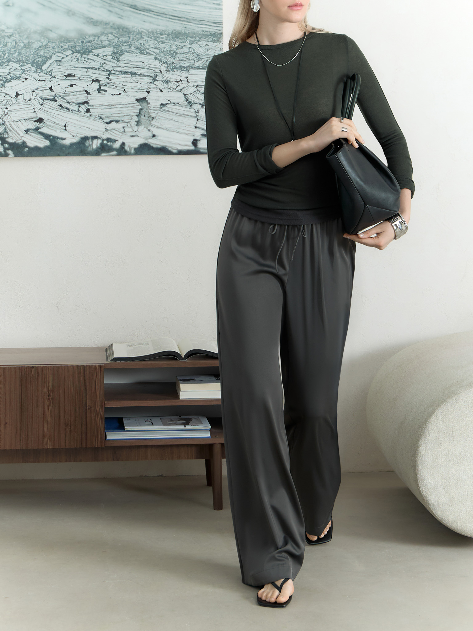 Smooth jersey loose-fitting trousers
