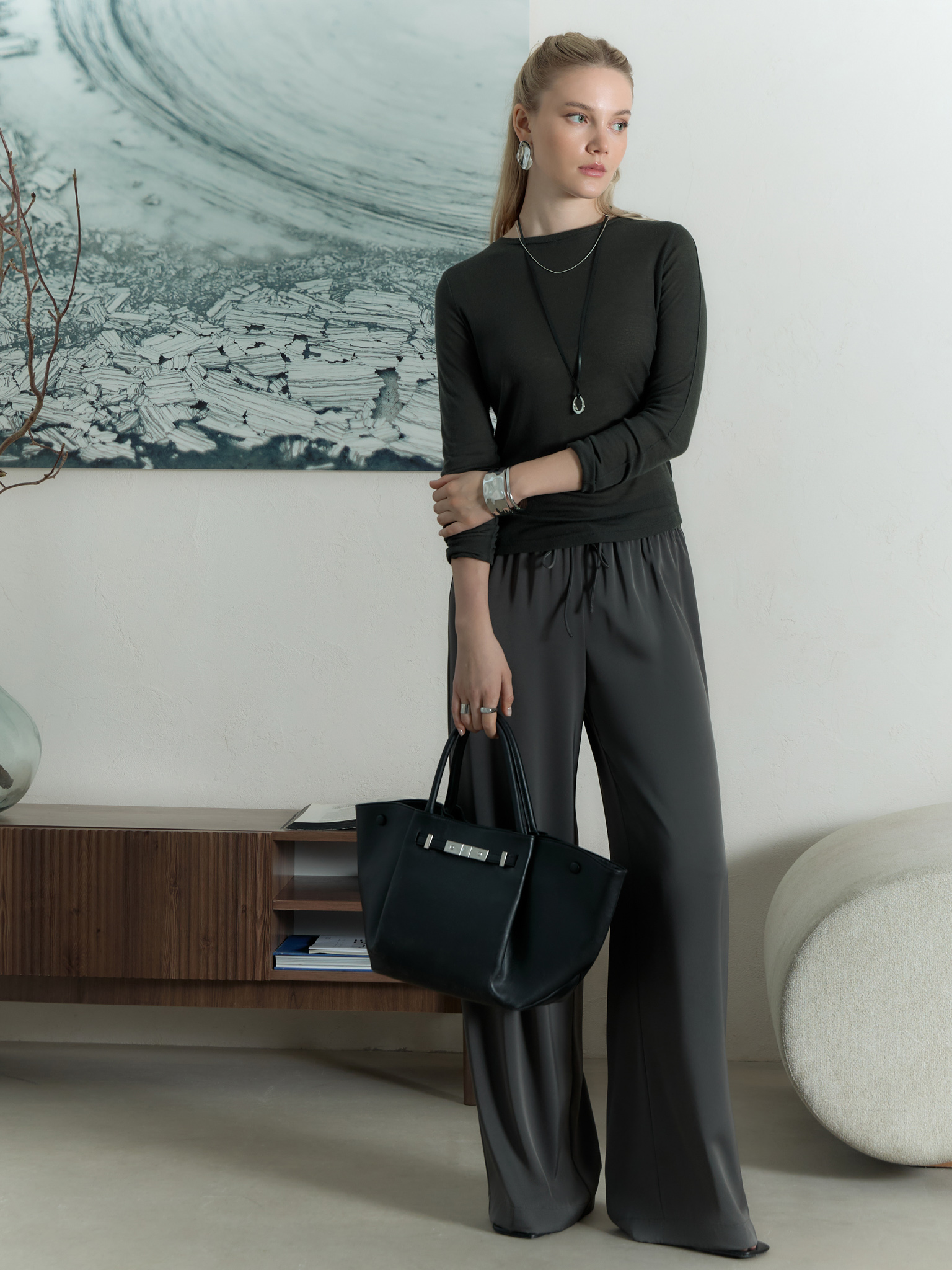 Smooth jersey loose-fitting trousers