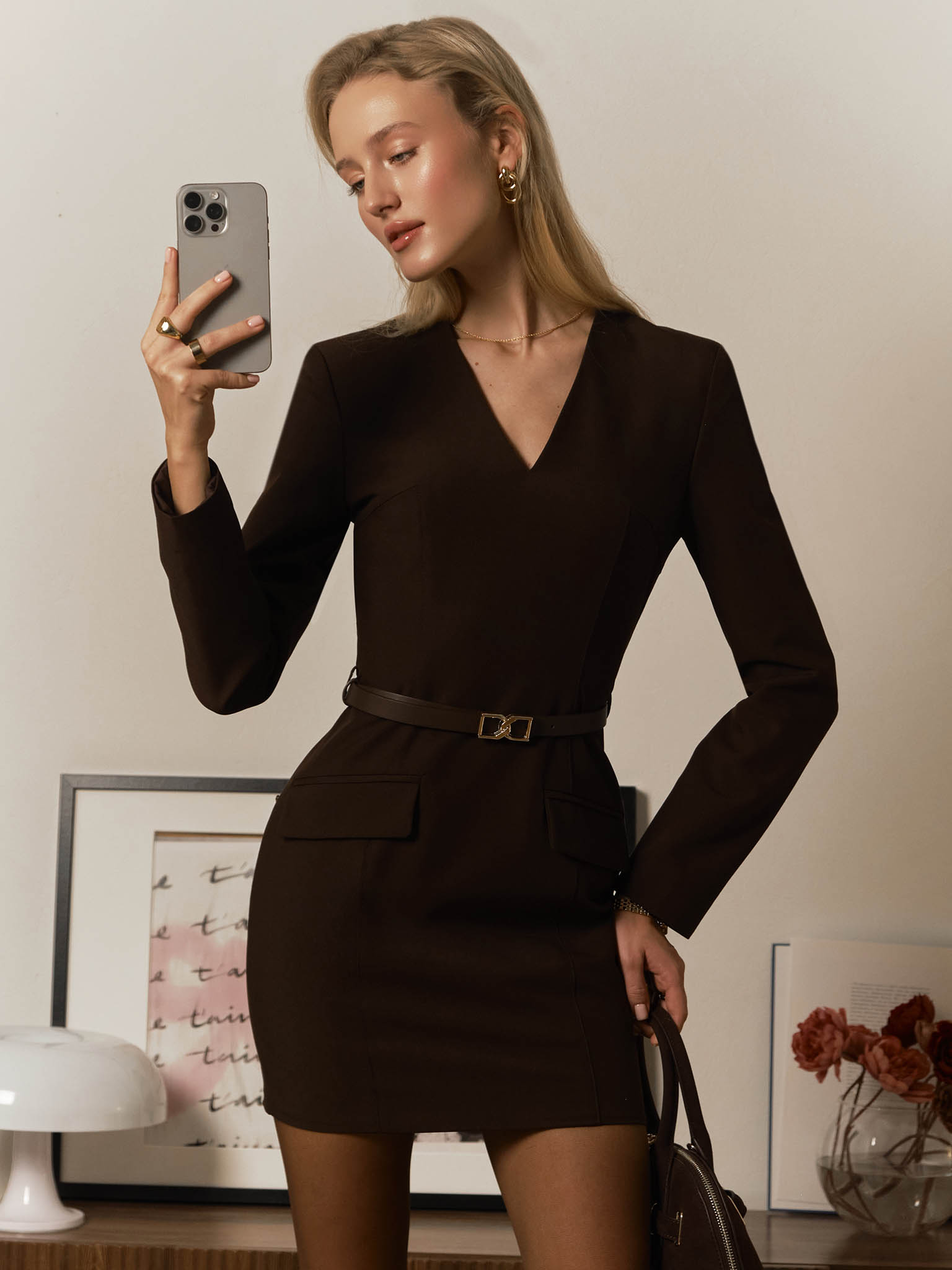 Mini robe avec ceinture en cuir écologique
