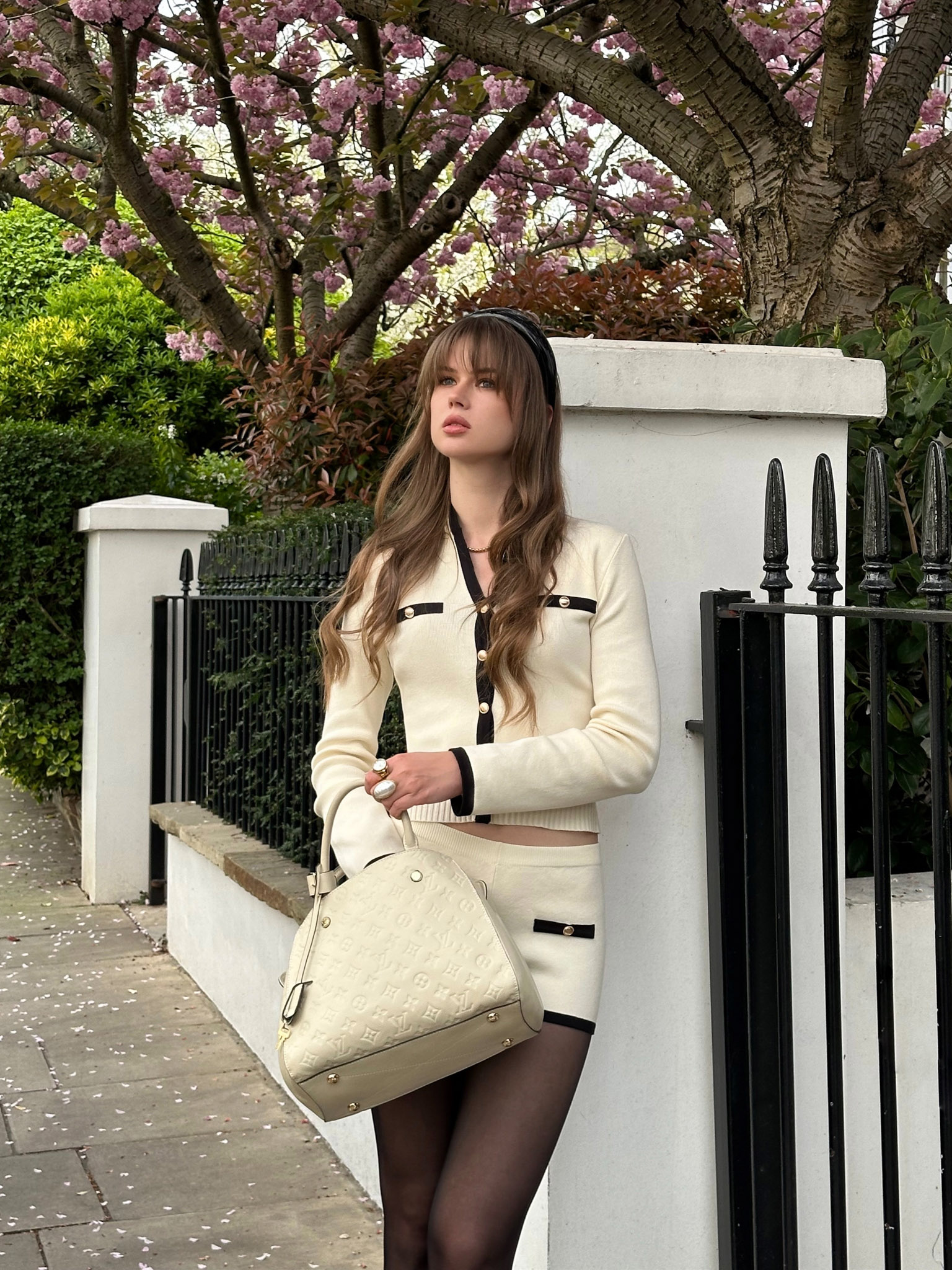 Knitted cardigan with contrasting details