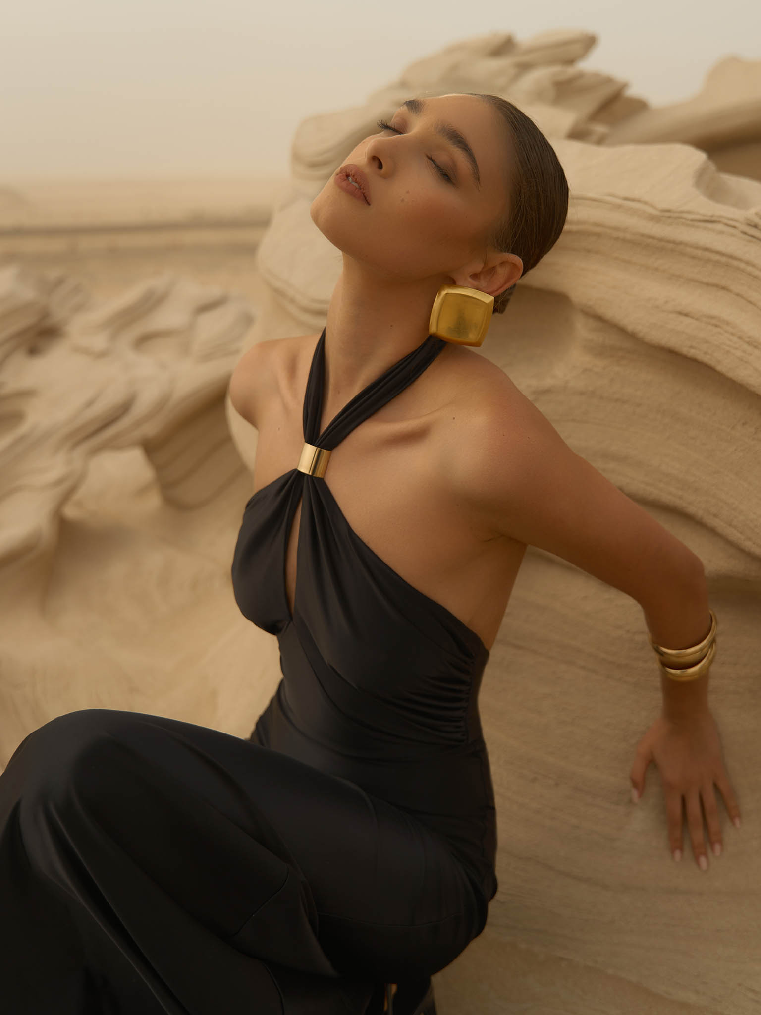 Maxi dress with halter collar and metallic decoration