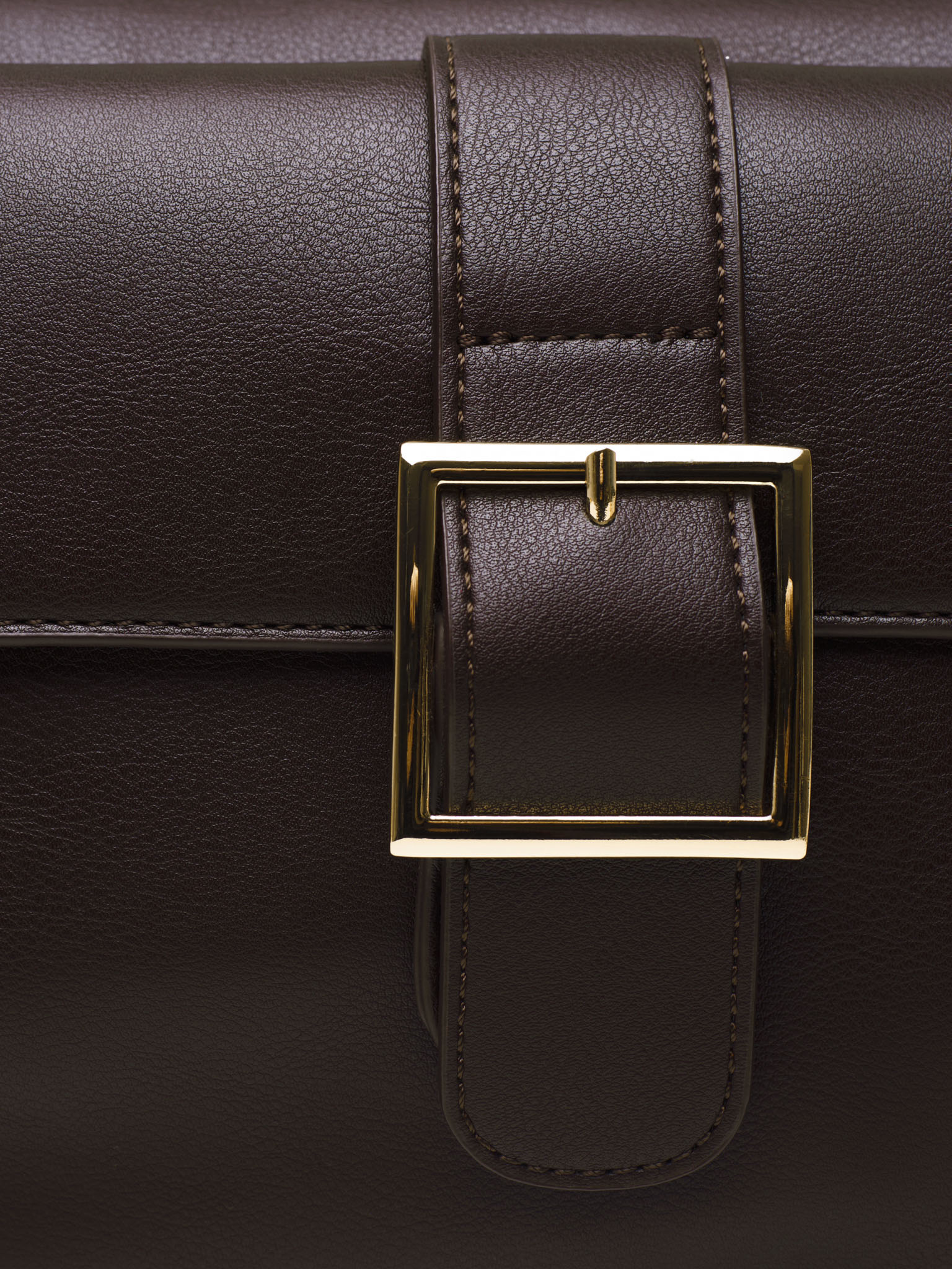 Rectangular bag with large pockets